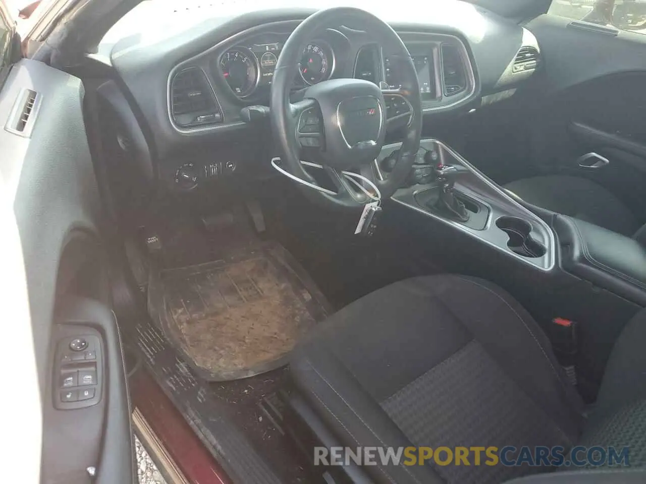 8 Photograph of a damaged car 2C3CDZBTXKH627689 DODGE CHALLENGER 2019