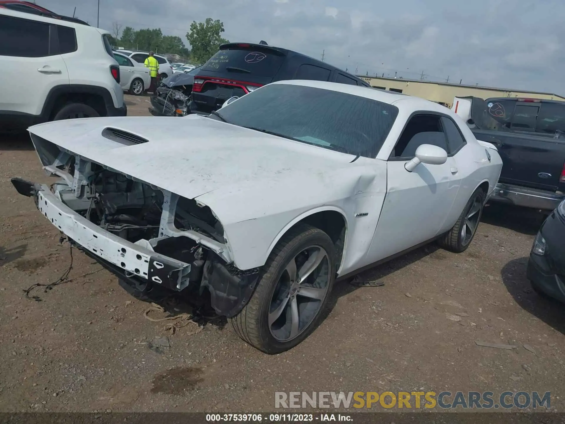2 Photograph of a damaged car 2C3CDZBTXKH641401 DODGE CHALLENGER 2019