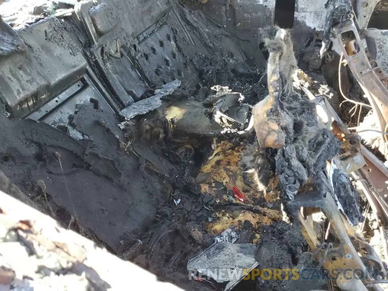 10 Photograph of a damaged car 2C3CDZC90KH718568 DODGE CHALLENGER 2019