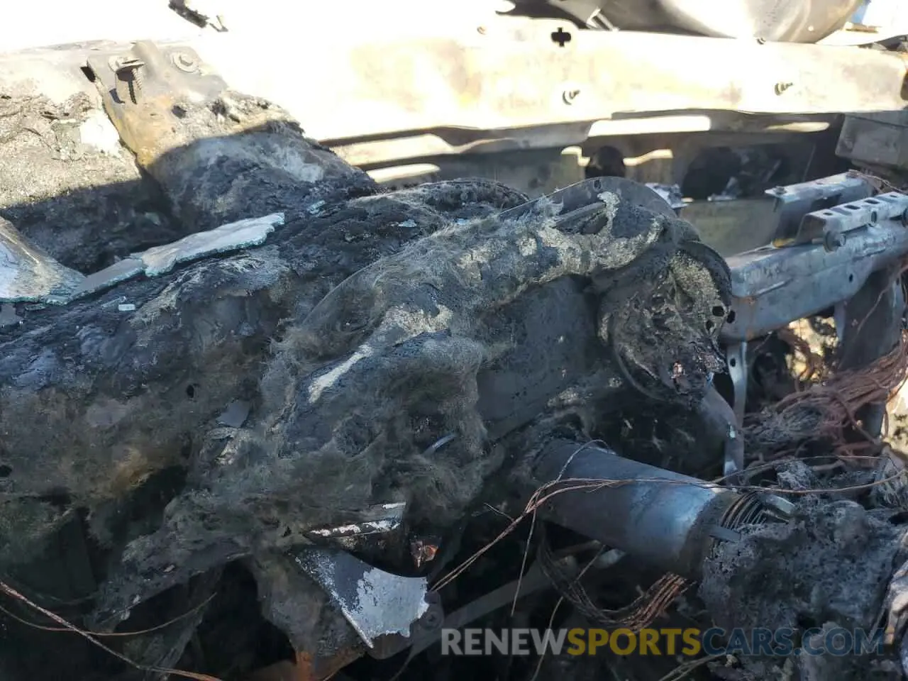 9 Photograph of a damaged car 2C3CDZC90KH718568 DODGE CHALLENGER 2019