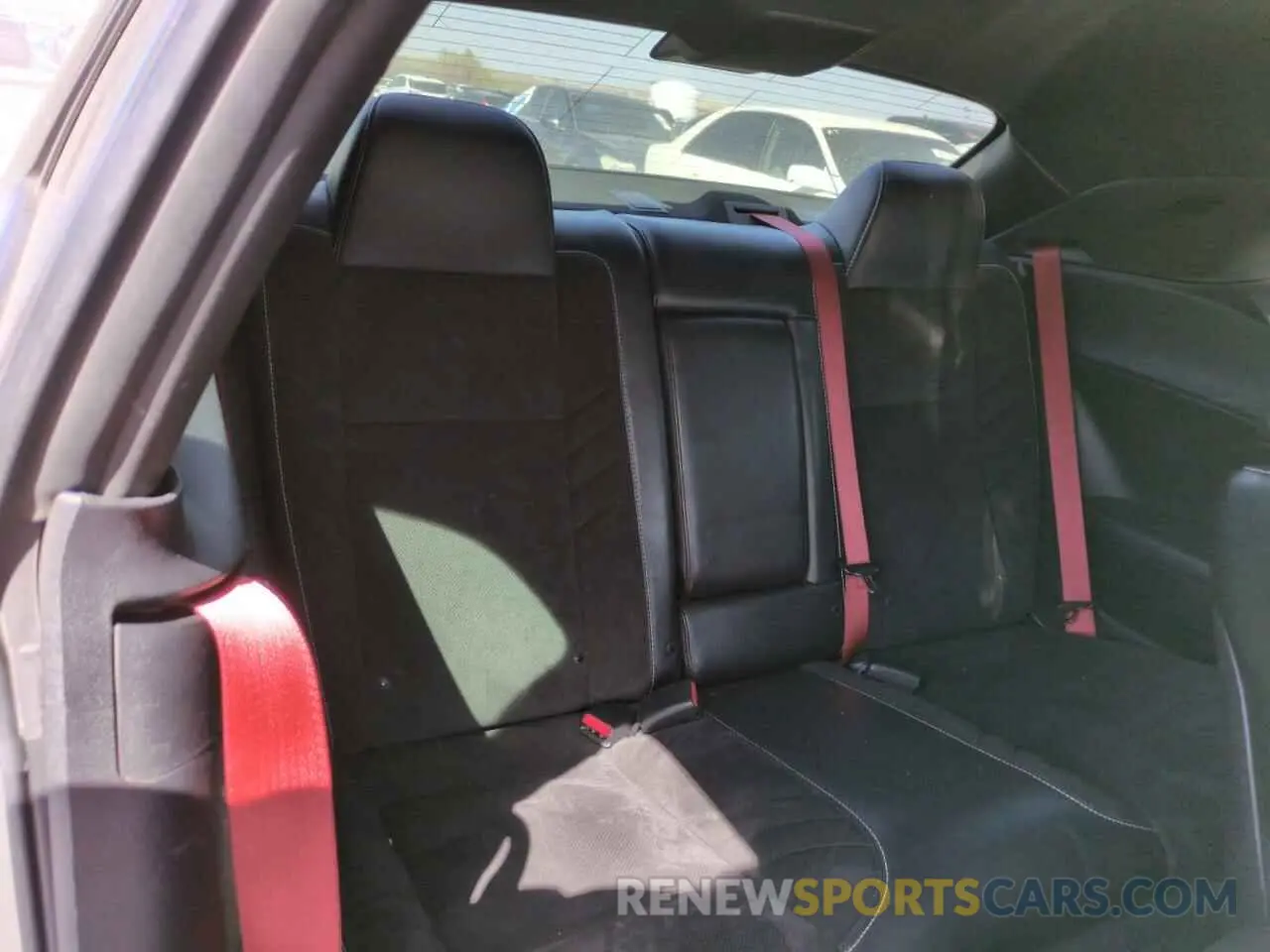 10 Photograph of a damaged car 2C3CDZC94KH674882 DODGE CHALLENGER 2019
