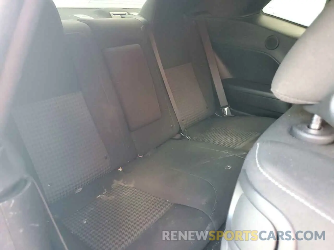 10 Photograph of a damaged car 2C3CDZFJ0KH508543 DODGE CHALLENGER 2019