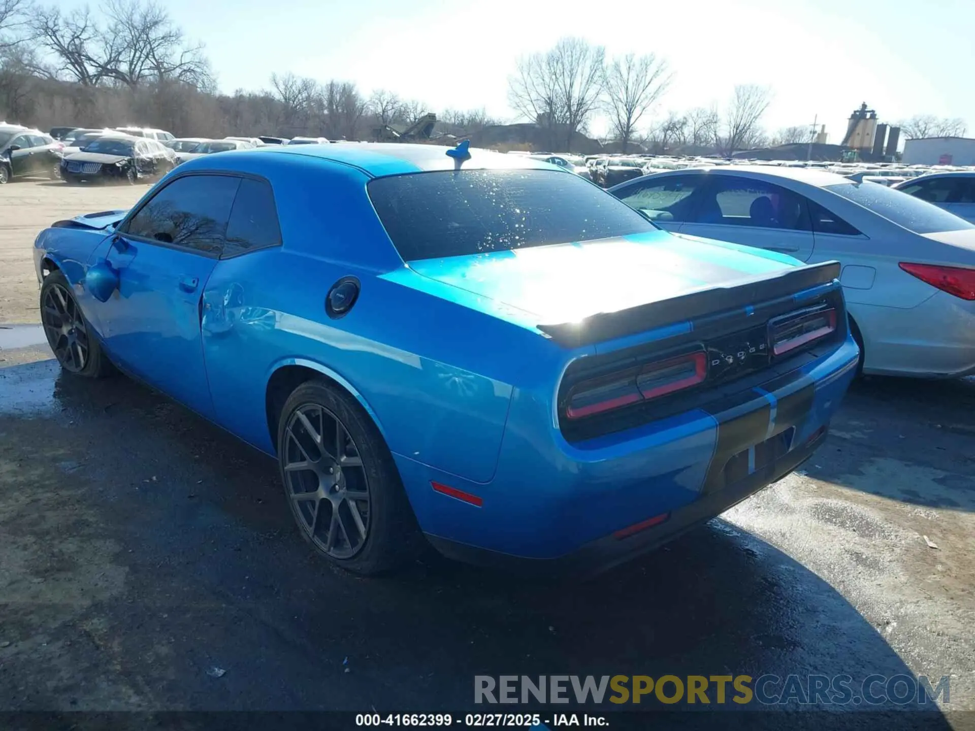 3 Photograph of a damaged car 2C3CDZFJ0KH552252 DODGE CHALLENGER 2019