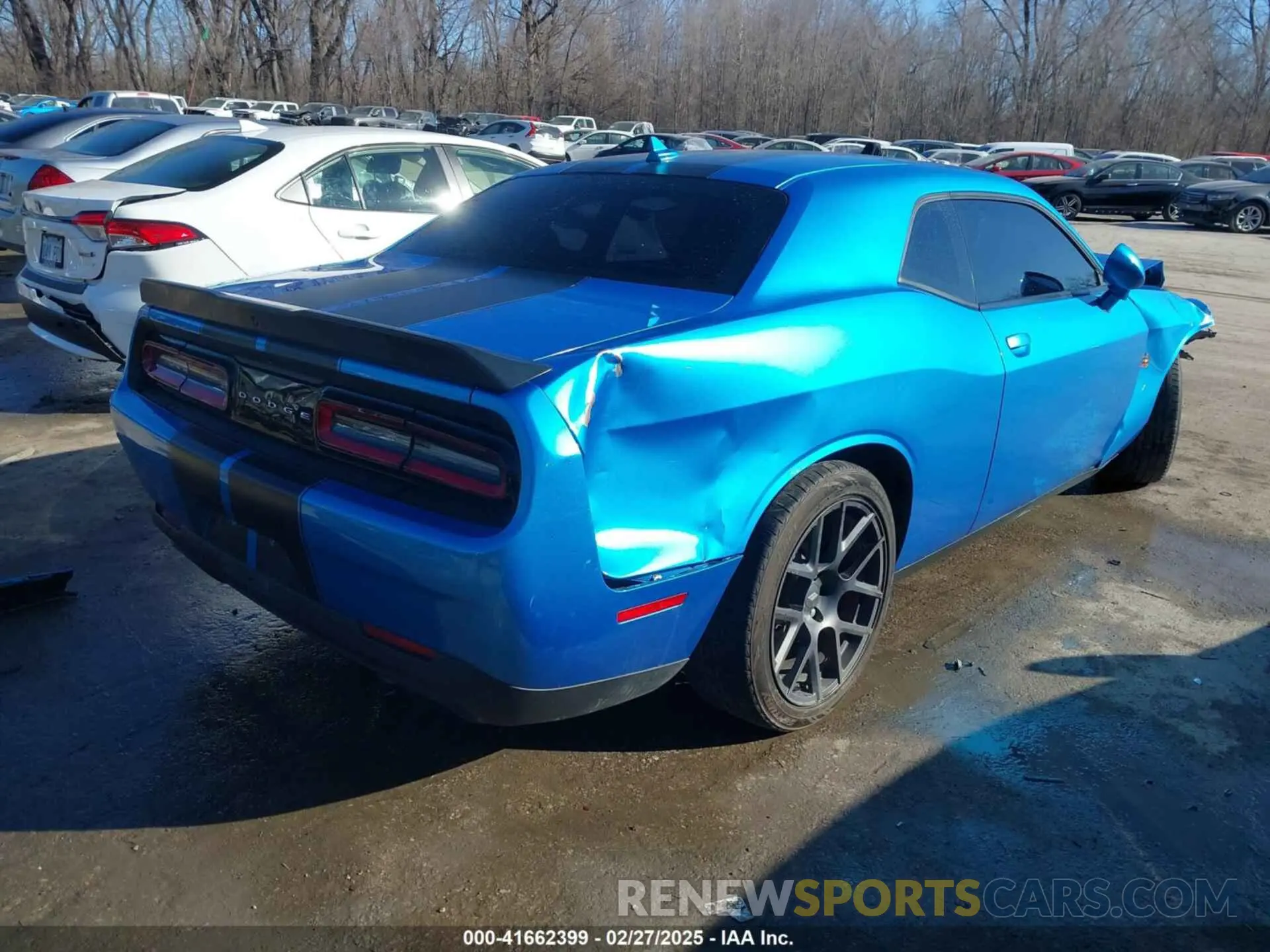 4 Photograph of a damaged car 2C3CDZFJ0KH552252 DODGE CHALLENGER 2019