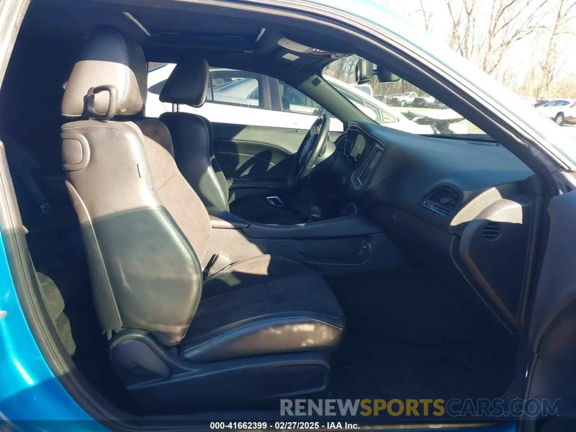 5 Photograph of a damaged car 2C3CDZFJ0KH552252 DODGE CHALLENGER 2019
