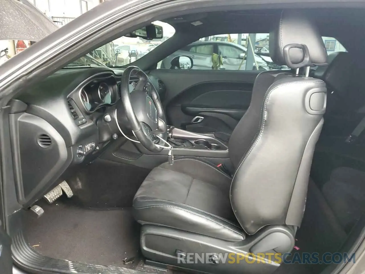 7 Photograph of a damaged car 2C3CDZFJ0KH574817 DODGE CHALLENGER 2019