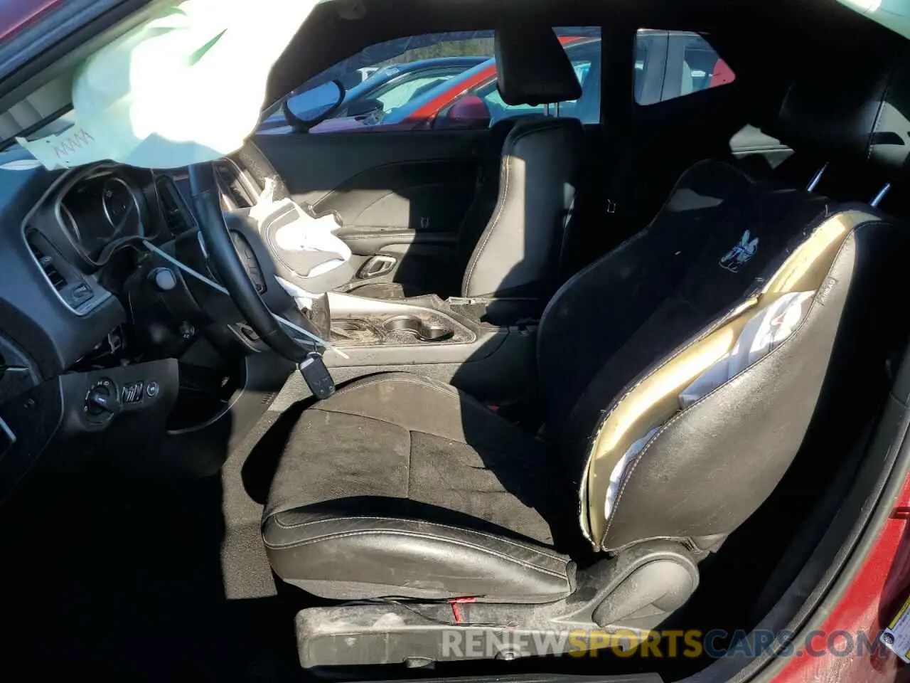 7 Photograph of a damaged car 2C3CDZFJ0KH718866 DODGE CHALLENGER 2019