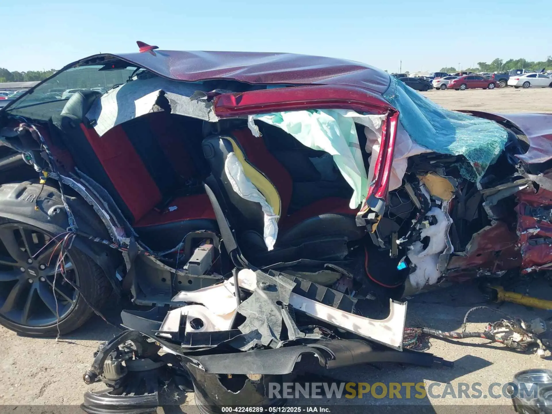 13 Photograph of a damaged car 2C3CDZFJ1KH666745 DODGE CHALLENGER 2019