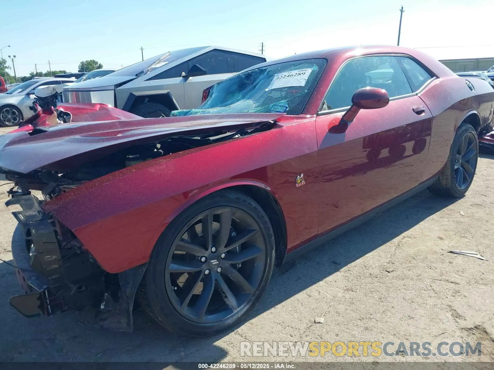 2 Photograph of a damaged car 2C3CDZFJ1KH666745 DODGE CHALLENGER 2019
