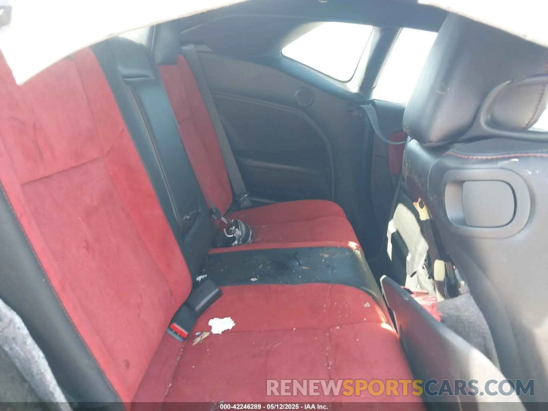 8 Photograph of a damaged car 2C3CDZFJ1KH666745 DODGE CHALLENGER 2019