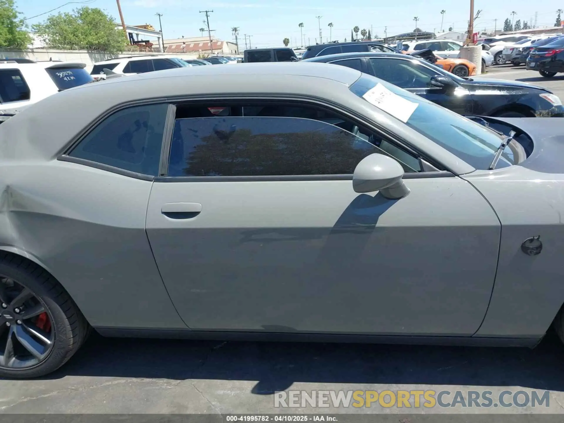 14 Photograph of a damaged car 2C3CDZFJ1KH701963 DODGE CHALLENGER 2019