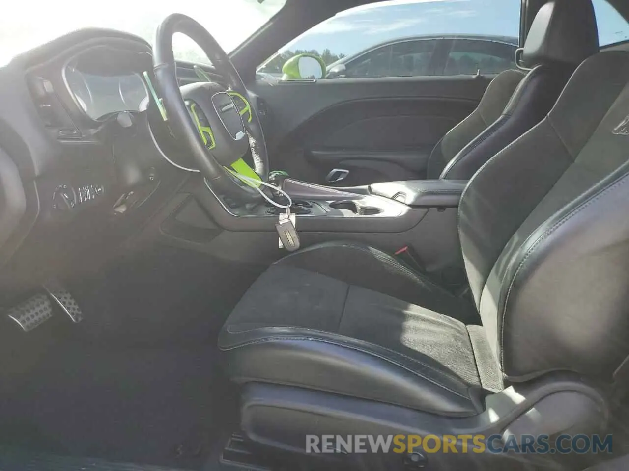 7 Photograph of a damaged car 2C3CDZFJ2KH500296 DODGE CHALLENGER 2019