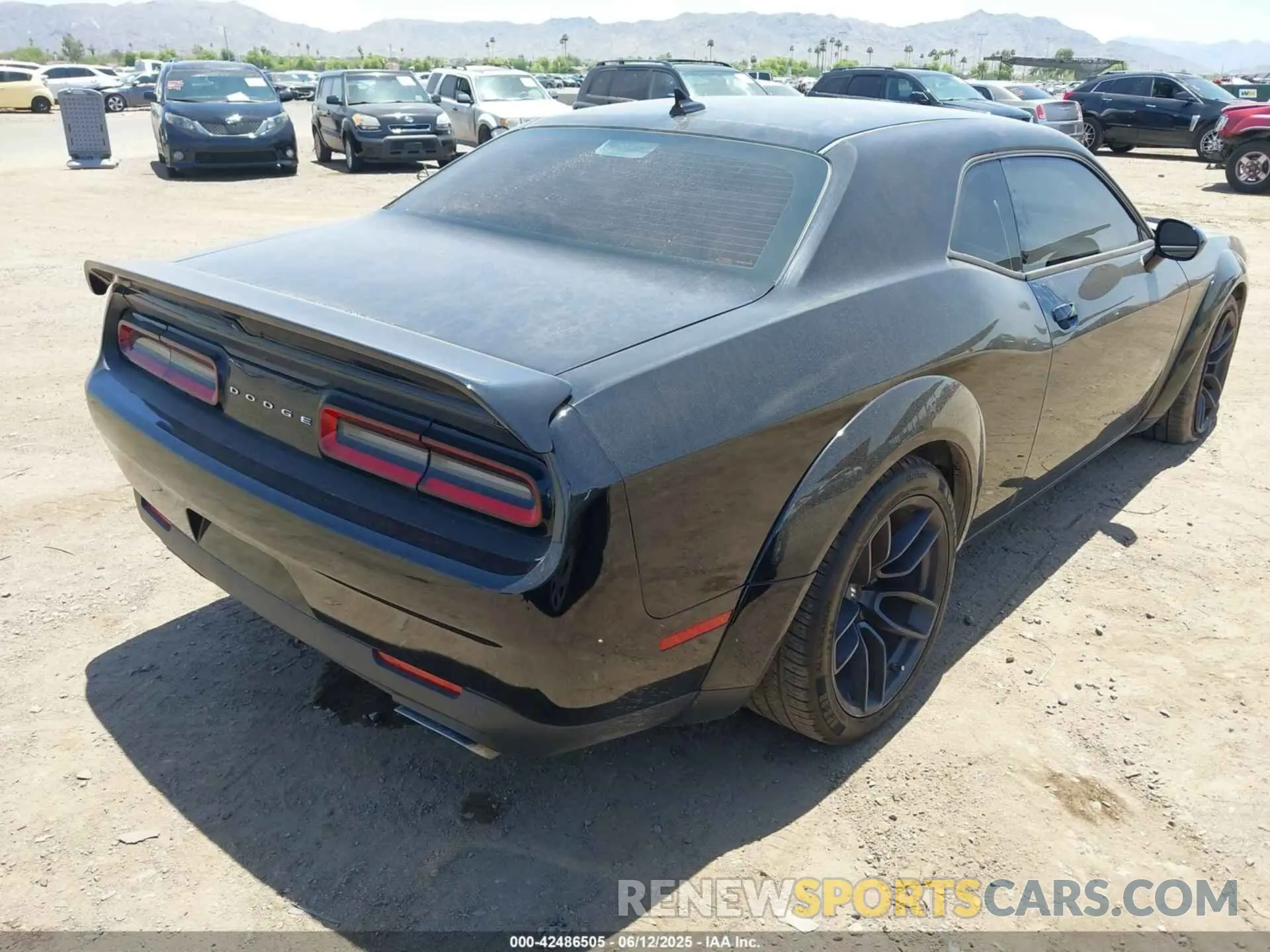 4 Photograph of a damaged car 2C3CDZFJ2KH579677 DODGE CHALLENGER 2019