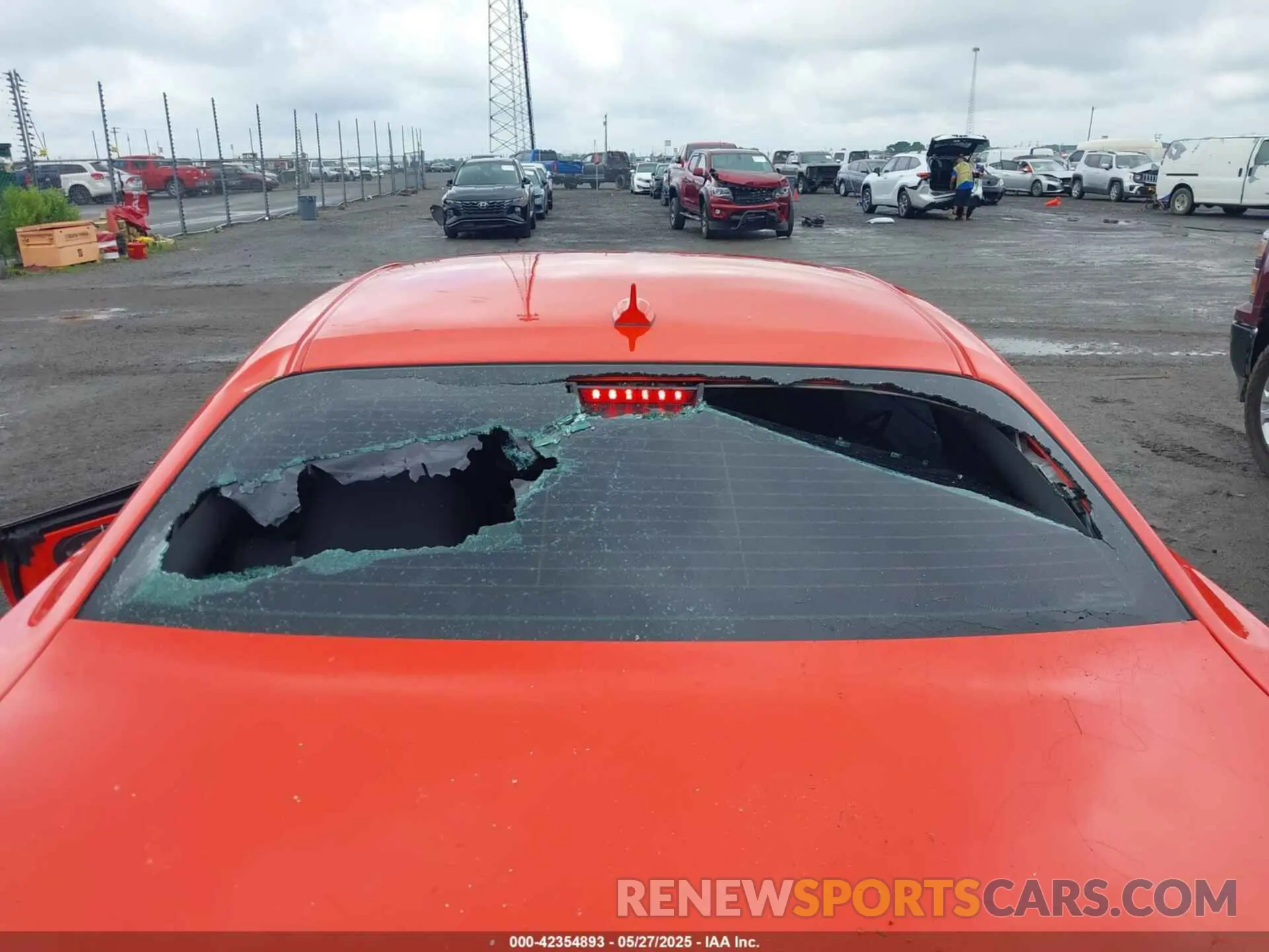 19 Photograph of a damaged car 2C3CDZFJ2KH586810 DODGE CHALLENGER 2019