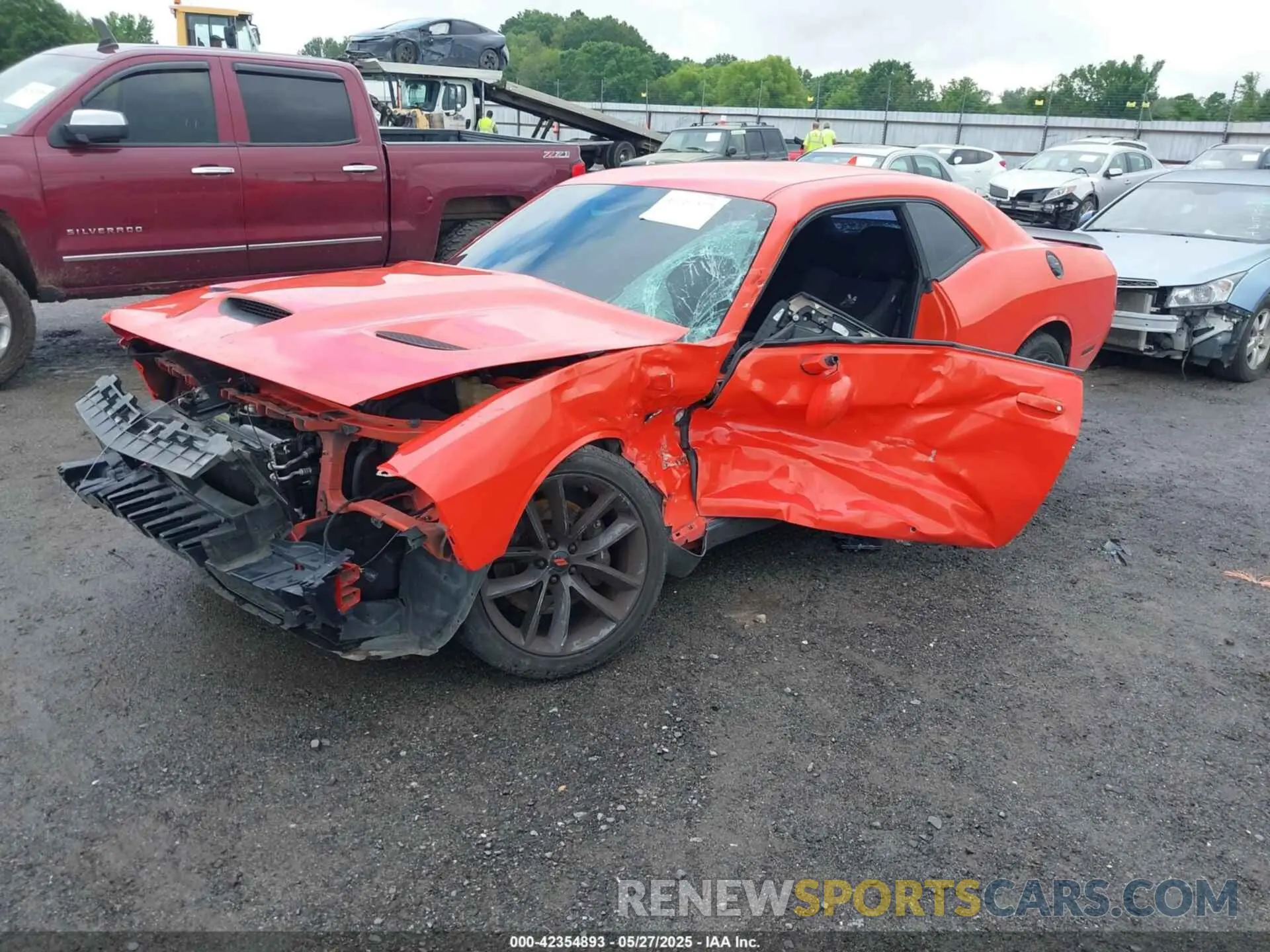 2 Photograph of a damaged car 2C3CDZFJ2KH586810 DODGE CHALLENGER 2019