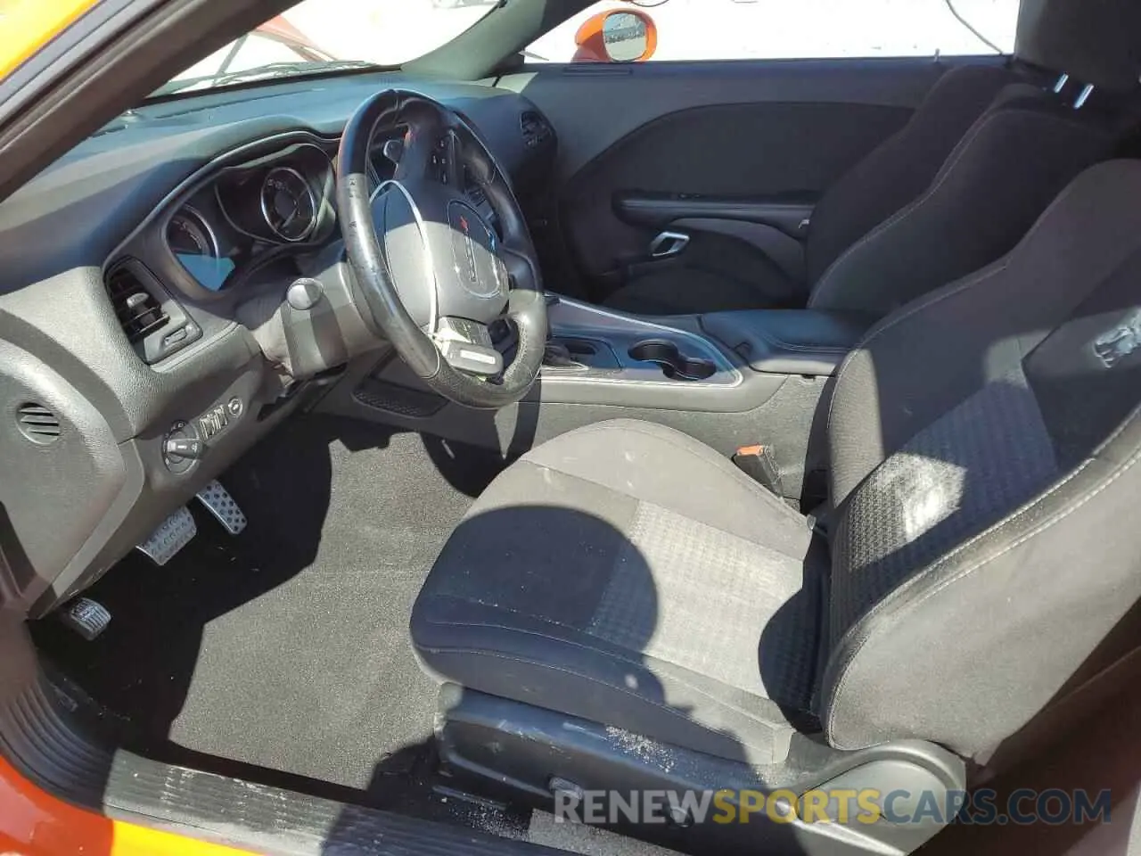 7 Photograph of a damaged car 2C3CDZFJ2KH719596 DODGE CHALLENGER 2019