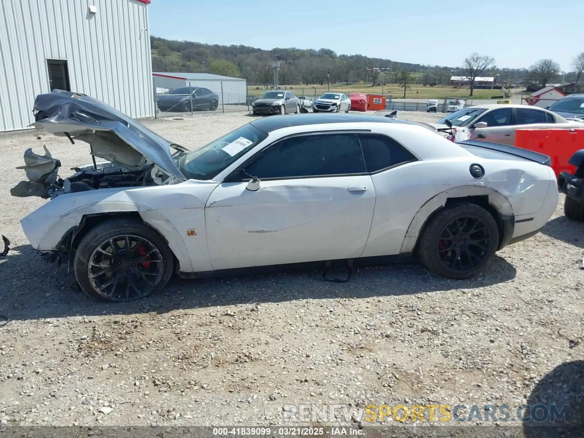 14 Photograph of a damaged car 2C3CDZFJ3KH724029 DODGE CHALLENGER 2019