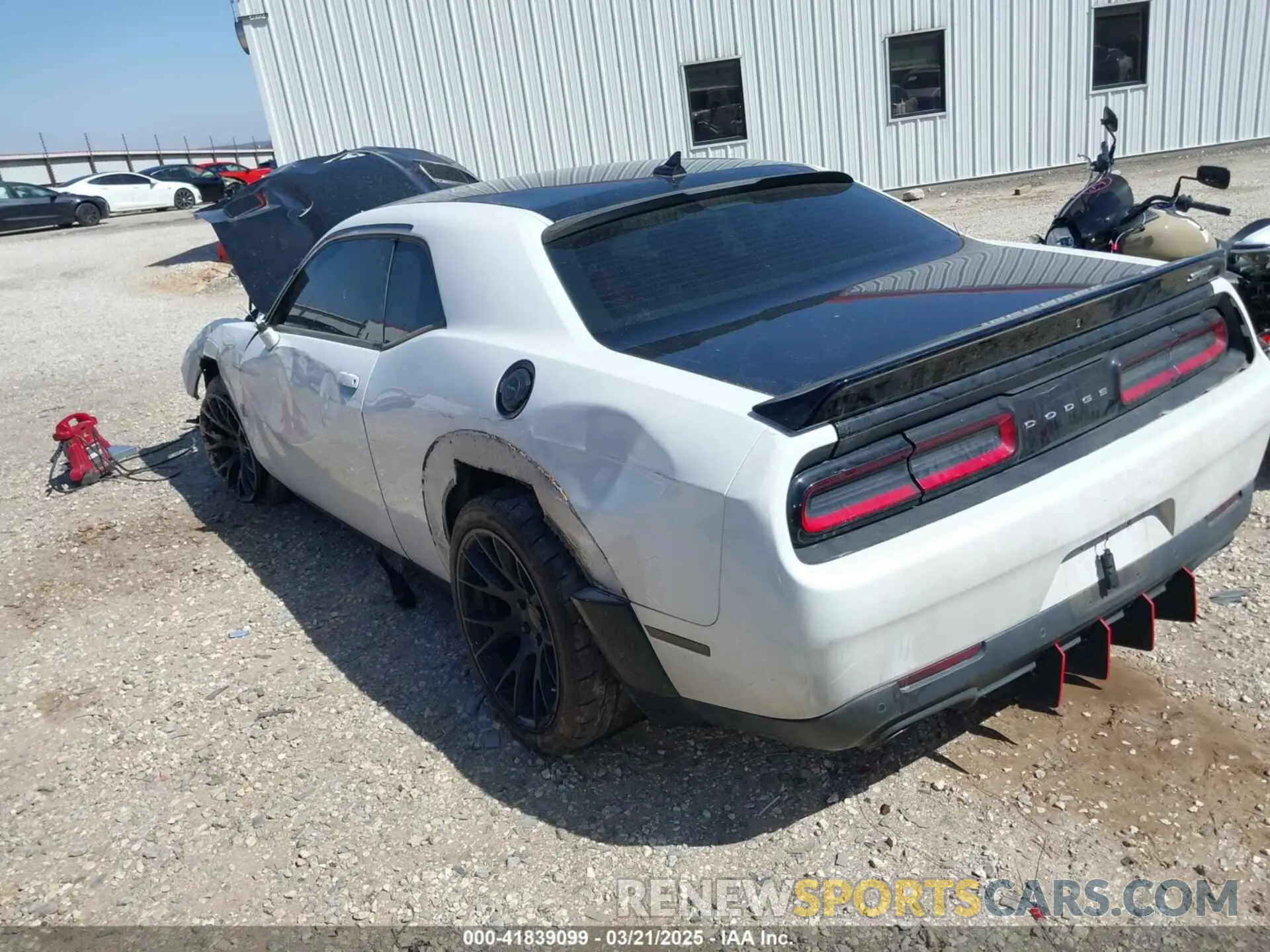 3 Photograph of a damaged car 2C3CDZFJ3KH724029 DODGE CHALLENGER 2019
