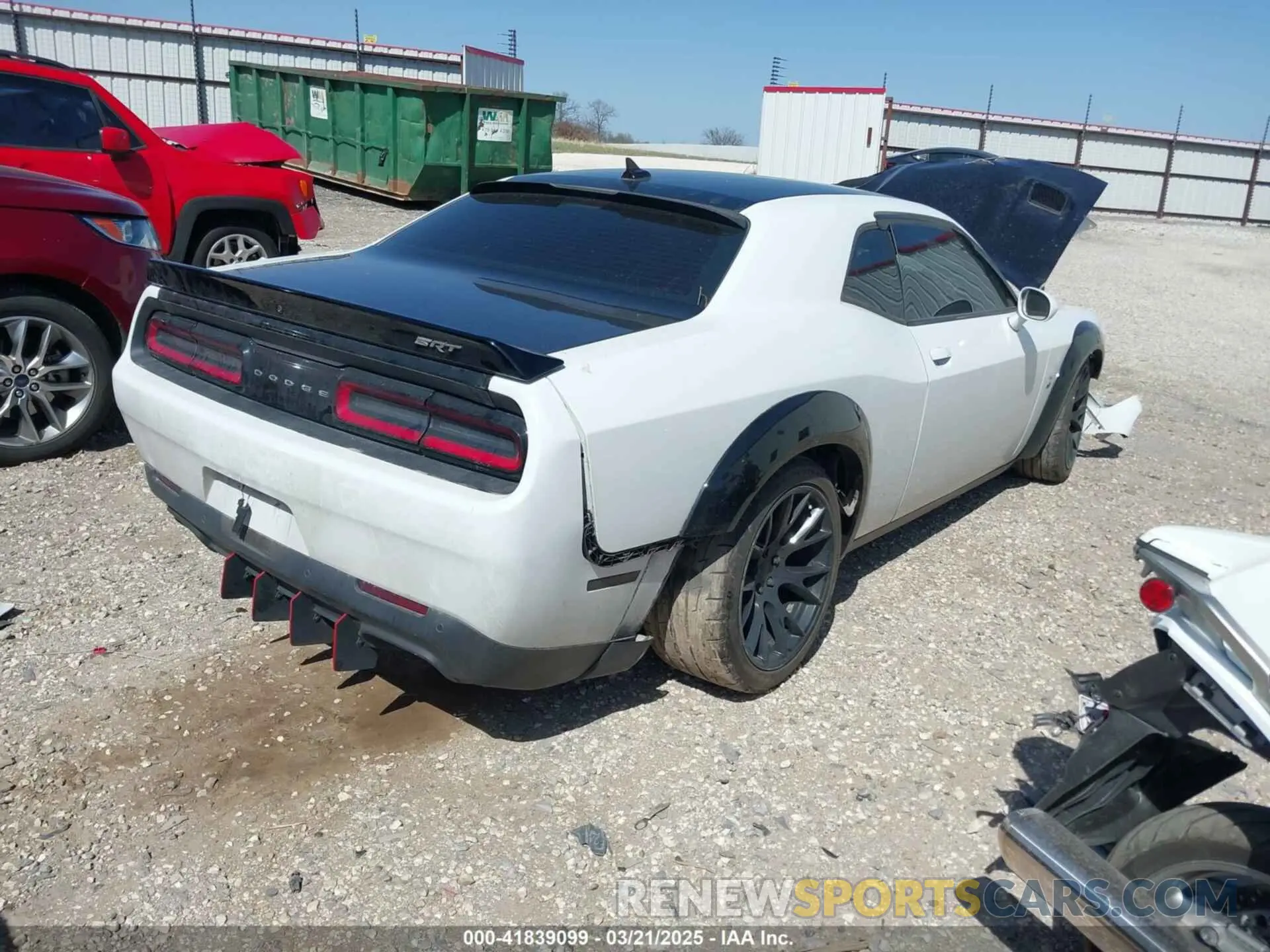 4 Photograph of a damaged car 2C3CDZFJ3KH724029 DODGE CHALLENGER 2019