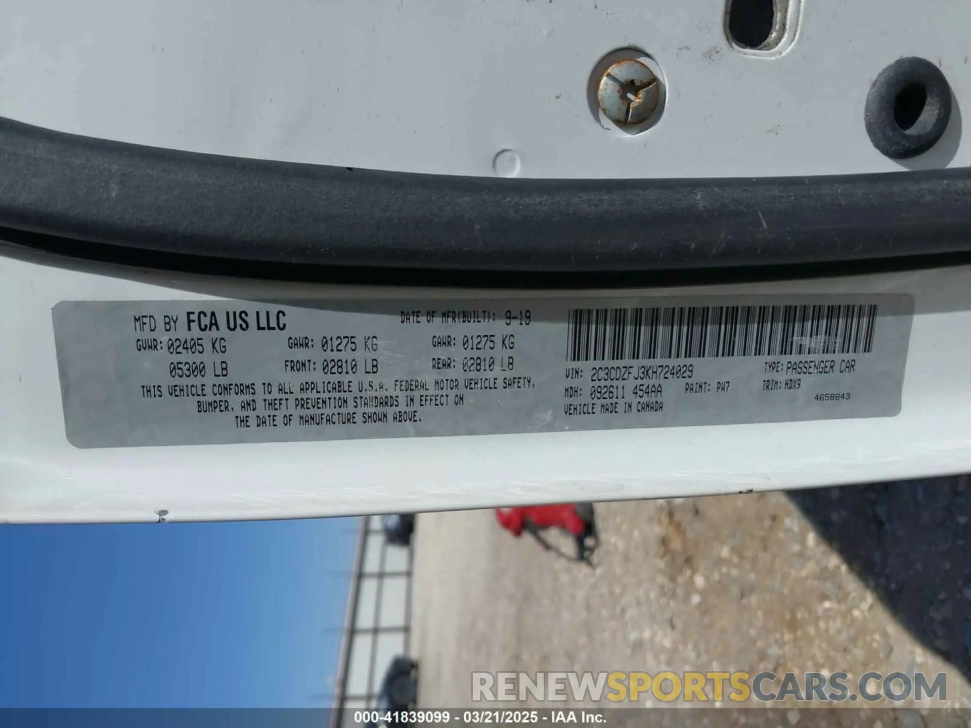 9 Photograph of a damaged car 2C3CDZFJ3KH724029 DODGE CHALLENGER 2019