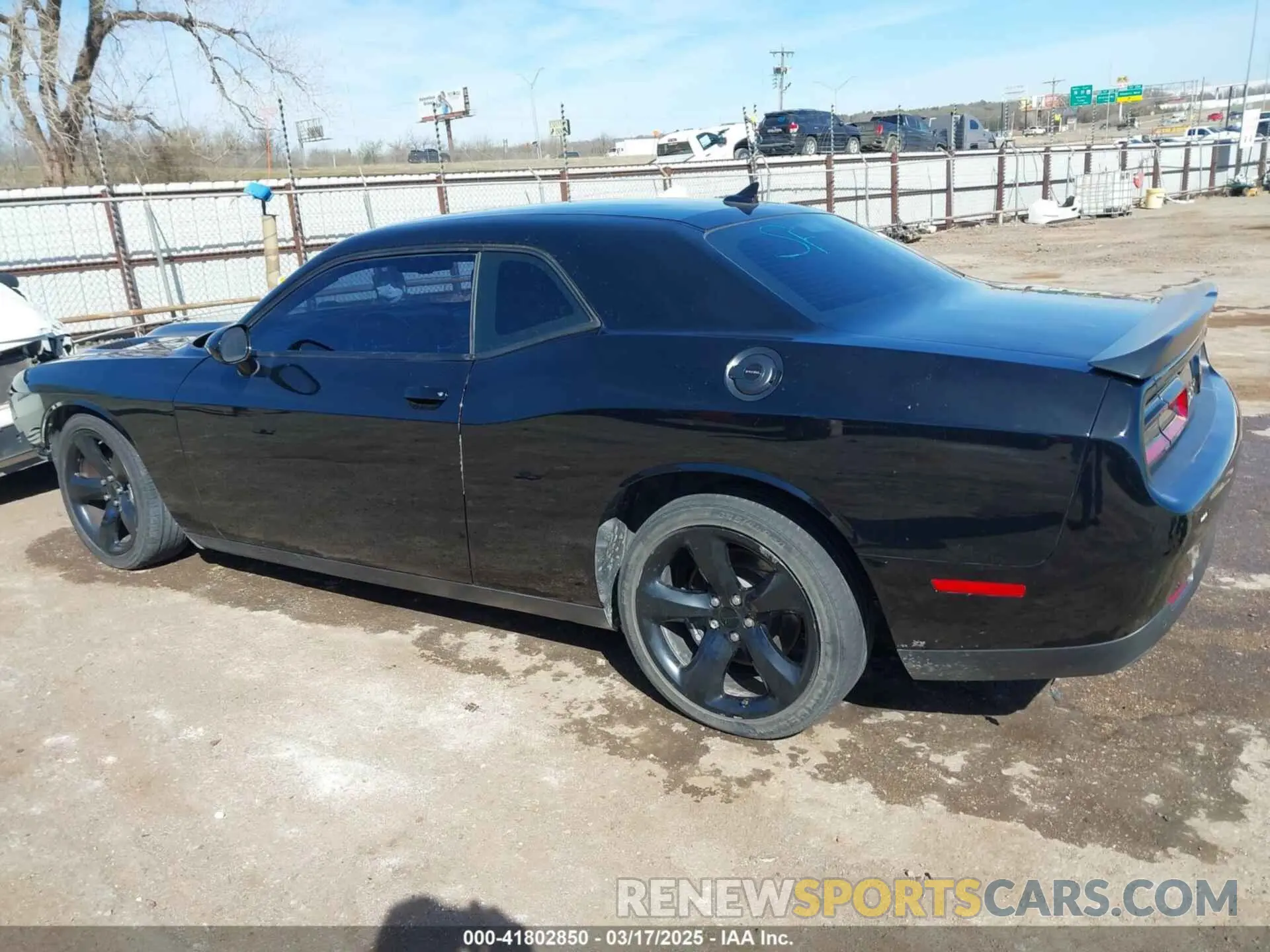 15 Photograph of a damaged car 2C3CDZFJ3KH747617 DODGE CHALLENGER 2019