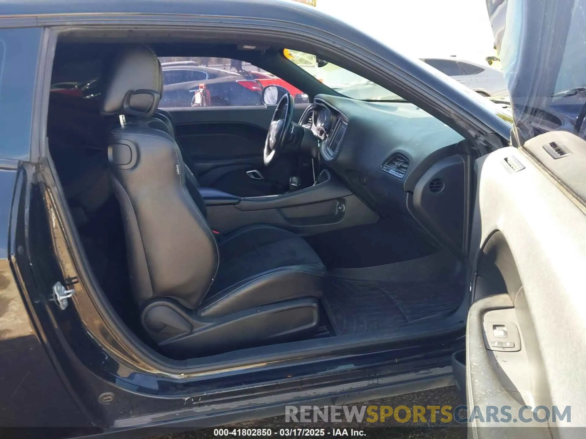 5 Photograph of a damaged car 2C3CDZFJ3KH747617 DODGE CHALLENGER 2019