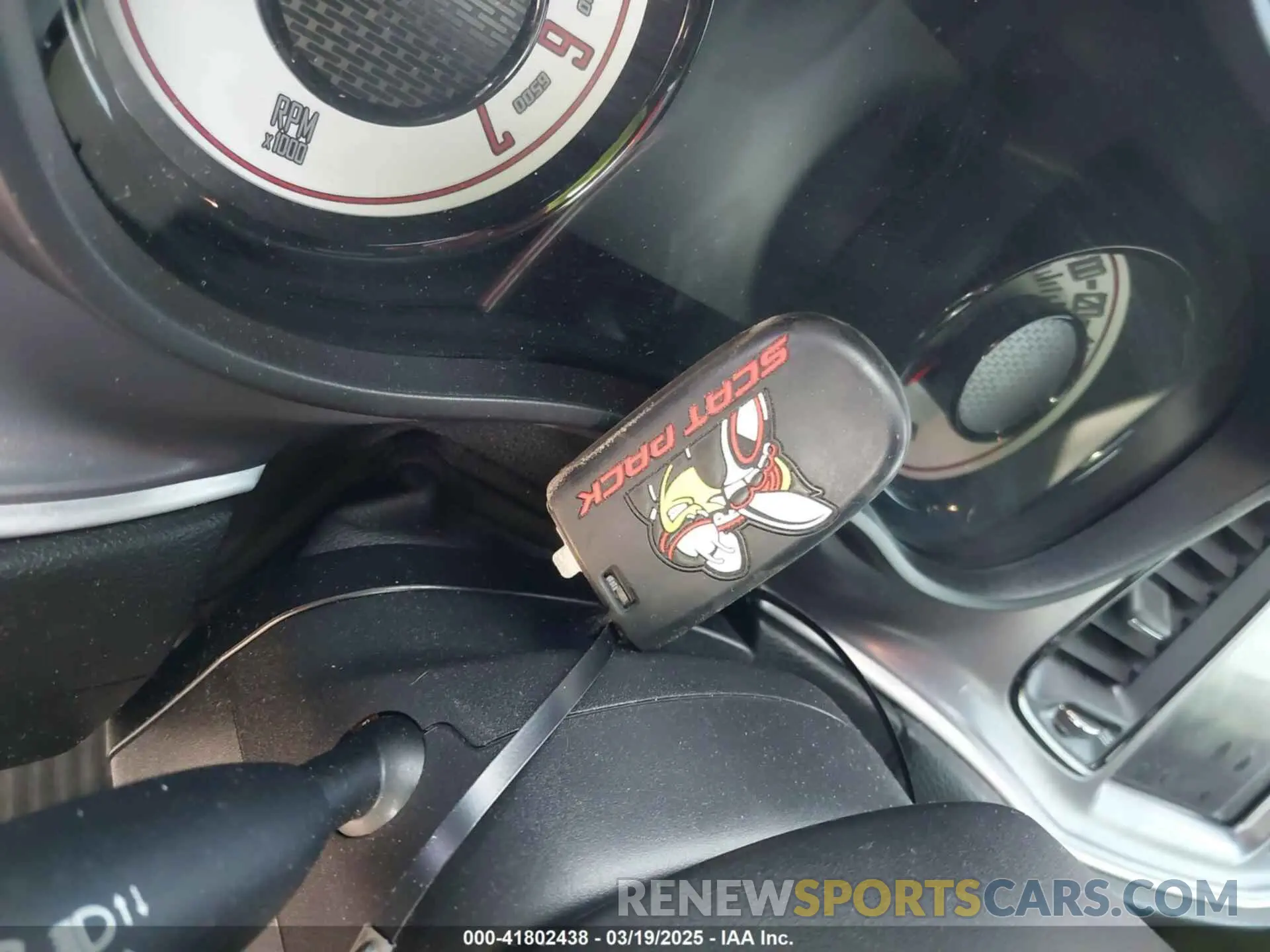 11 Photograph of a damaged car 2C3CDZFJ4KH625400 DODGE CHALLENGER 2019