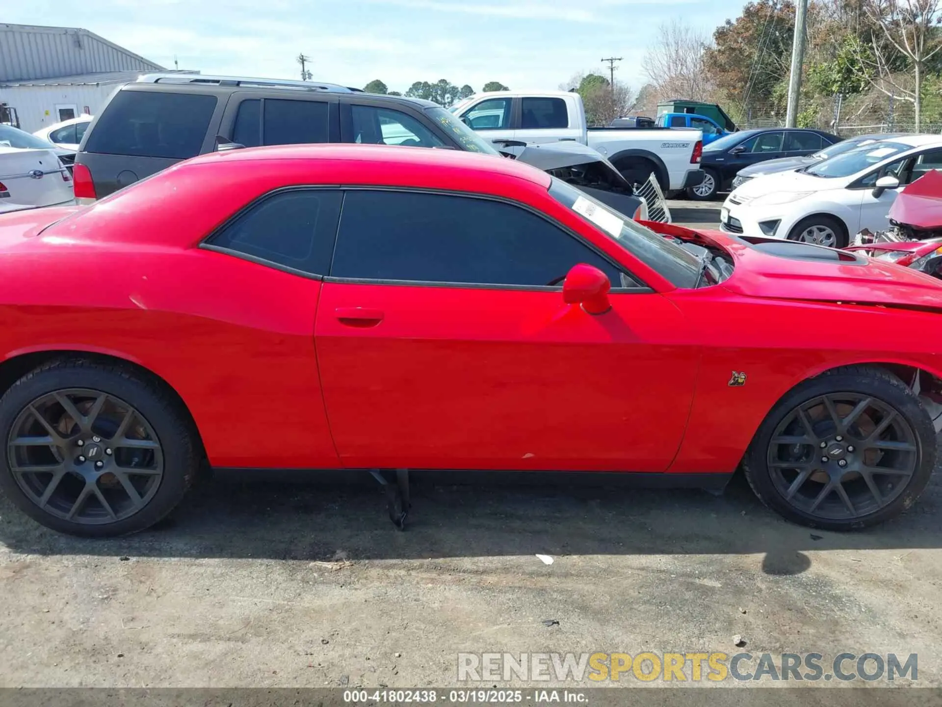 14 Photograph of a damaged car 2C3CDZFJ4KH625400 DODGE CHALLENGER 2019