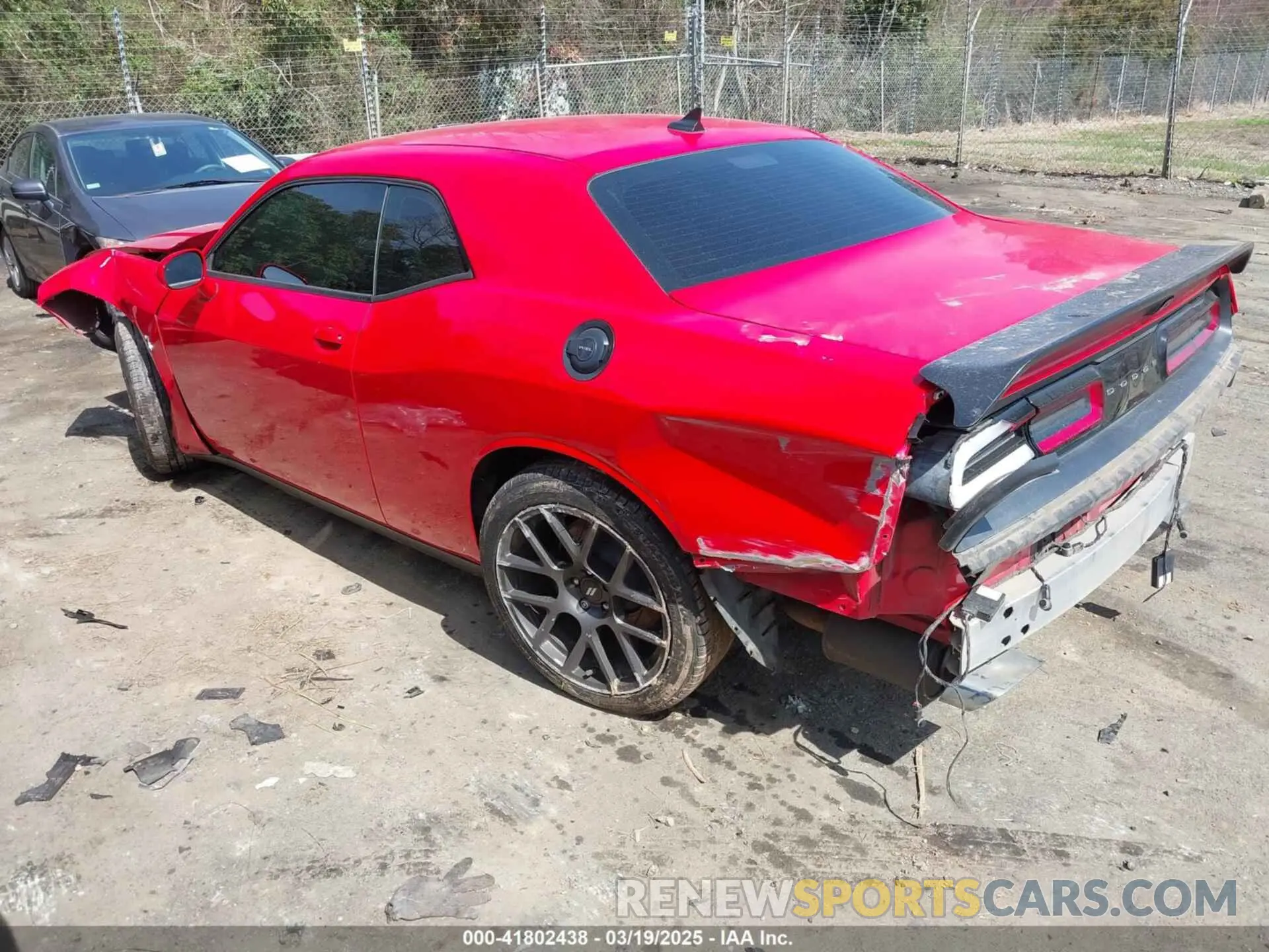 3 Photograph of a damaged car 2C3CDZFJ4KH625400 DODGE CHALLENGER 2019