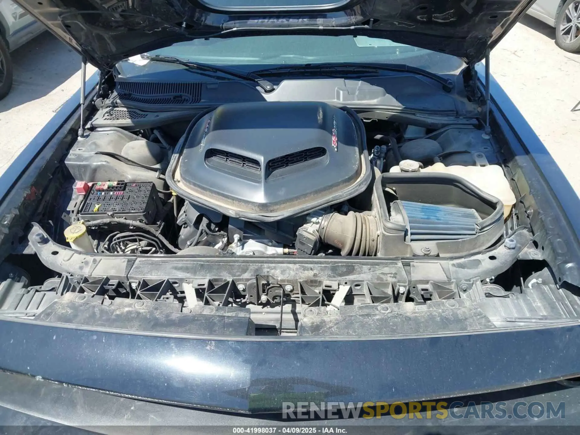 10 Photograph of a damaged car 2C3CDZFJ4KH687900 DODGE CHALLENGER 2019