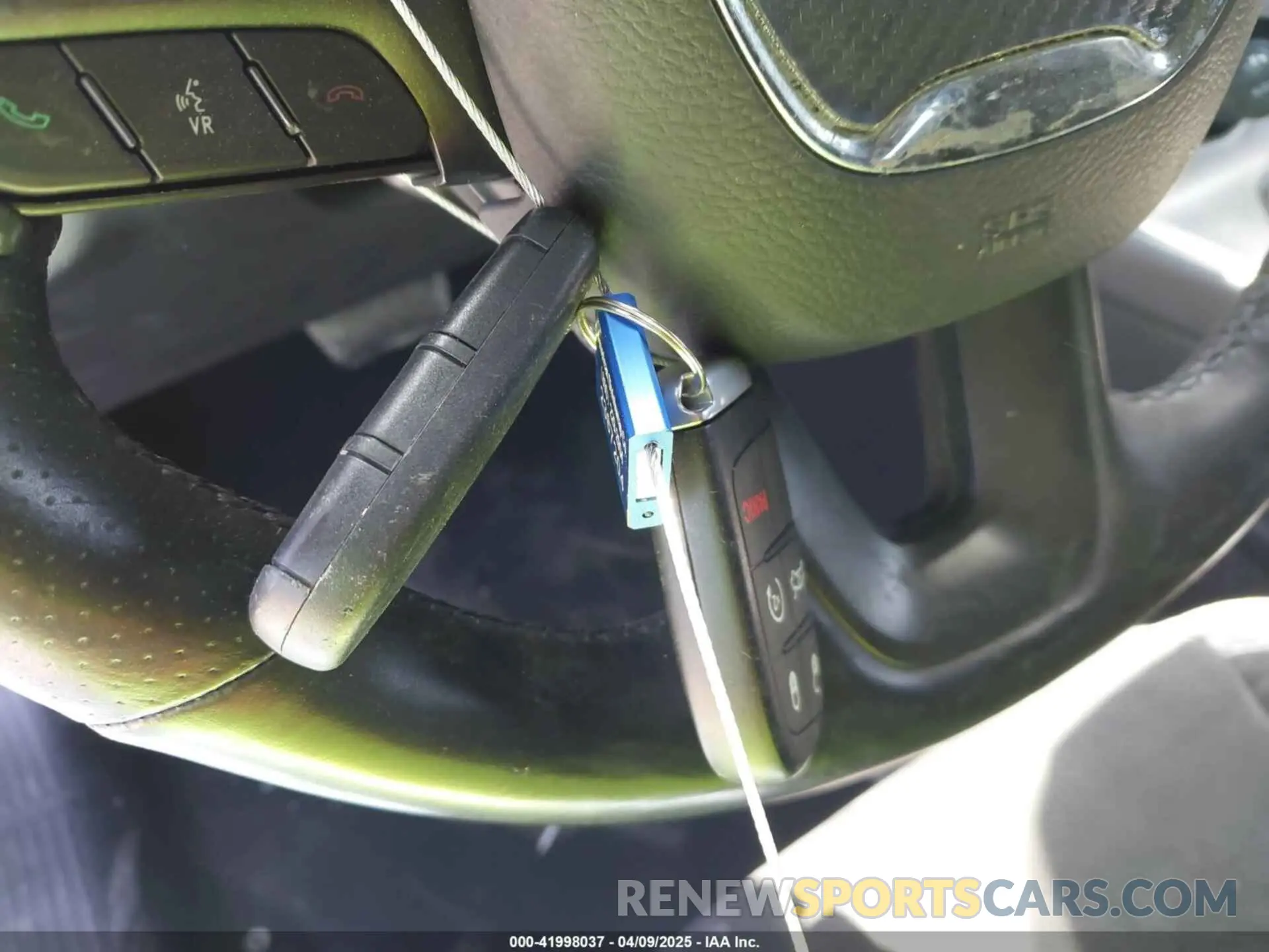11 Photograph of a damaged car 2C3CDZFJ4KH687900 DODGE CHALLENGER 2019