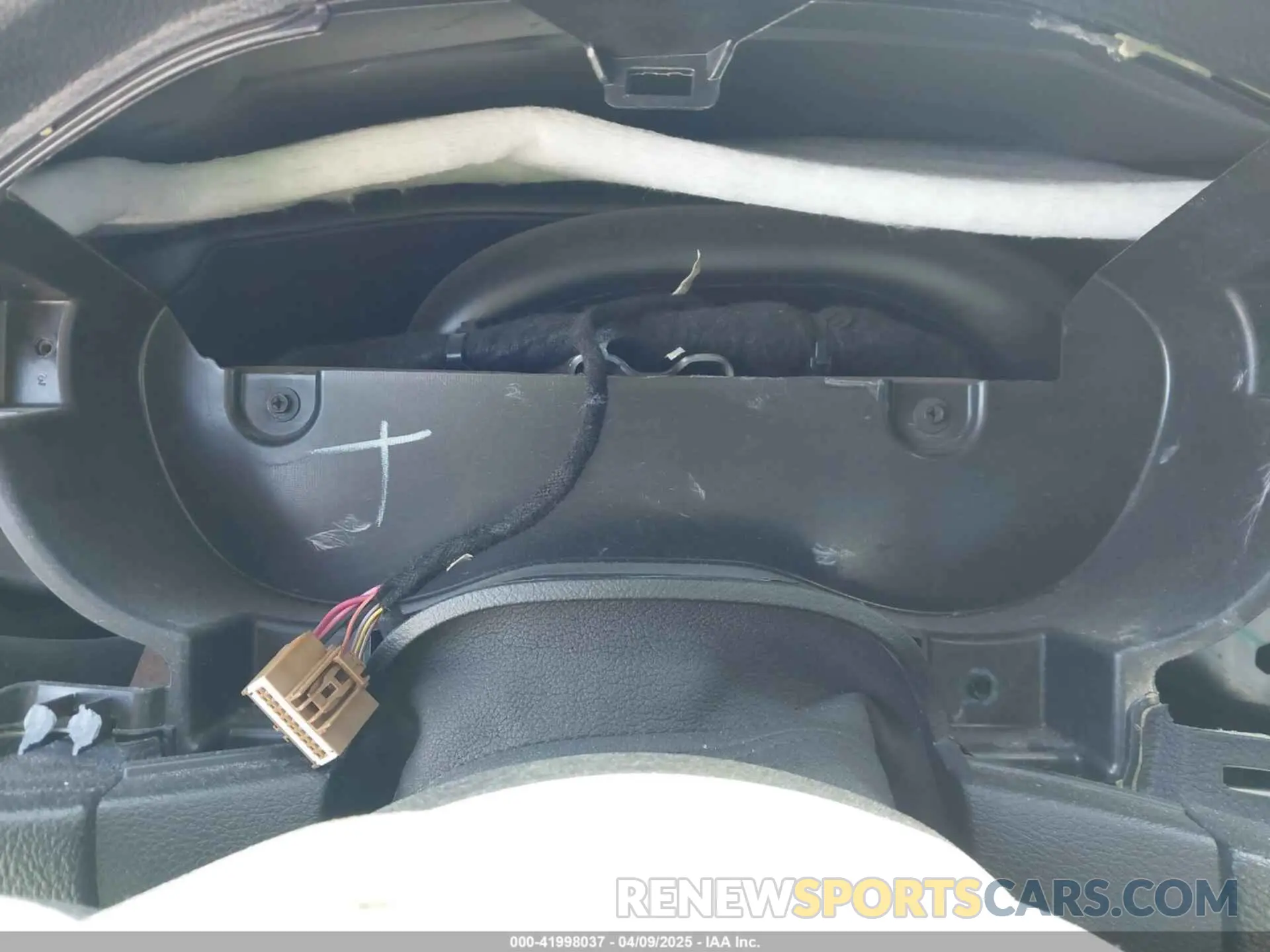 15 Photograph of a damaged car 2C3CDZFJ4KH687900 DODGE CHALLENGER 2019