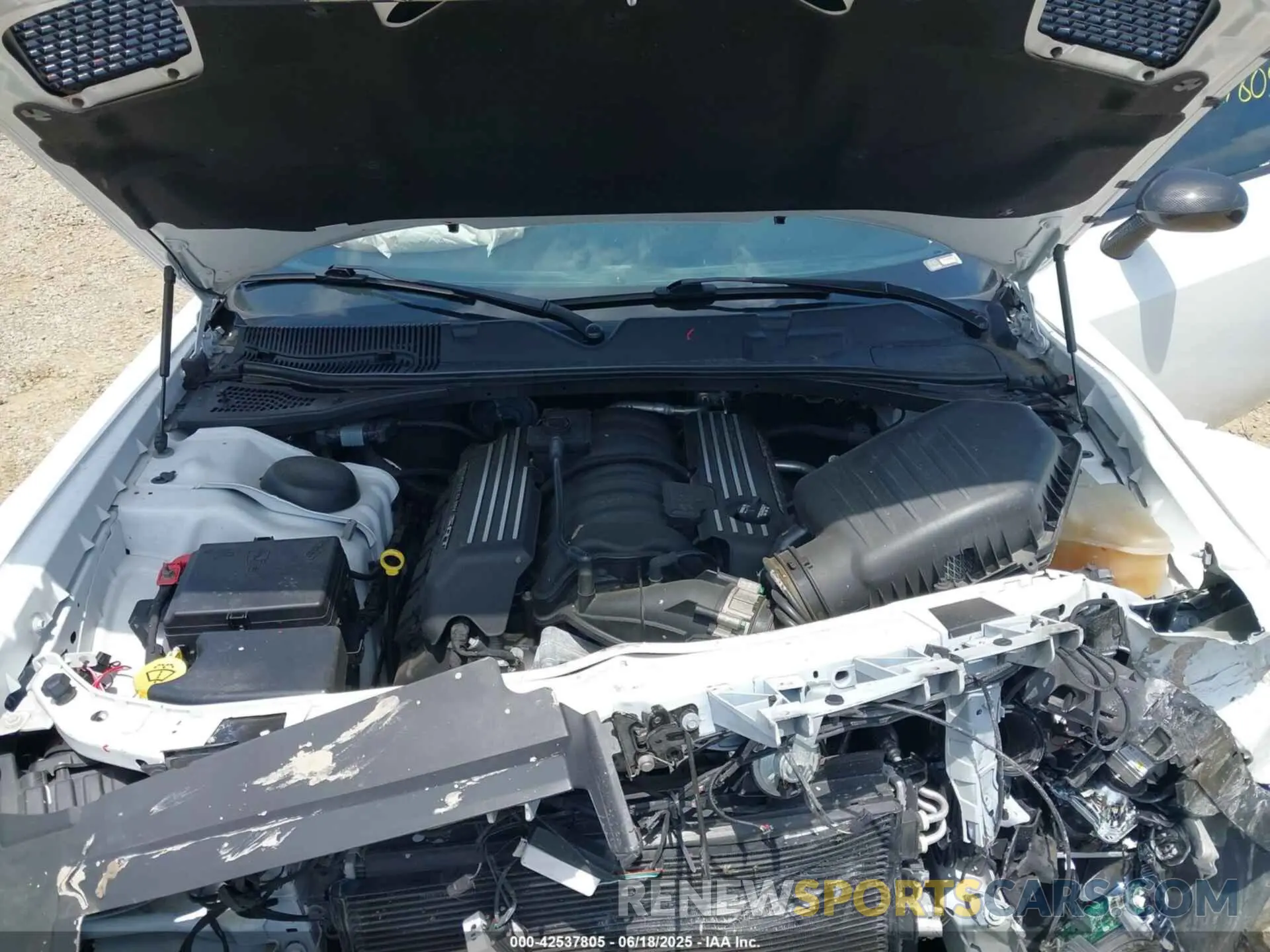 10 Photograph of a damaged car 2C3CDZFJ5KH529257 DODGE CHALLENGER 2019