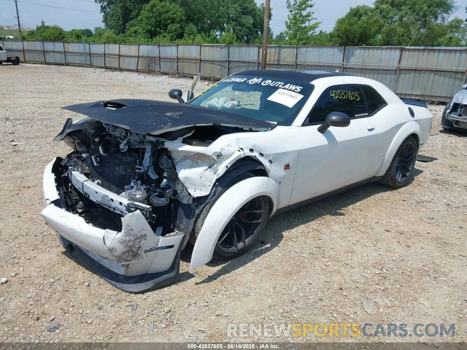2 Photograph of a damaged car 2C3CDZFJ5KH529257 DODGE CHALLENGER 2019