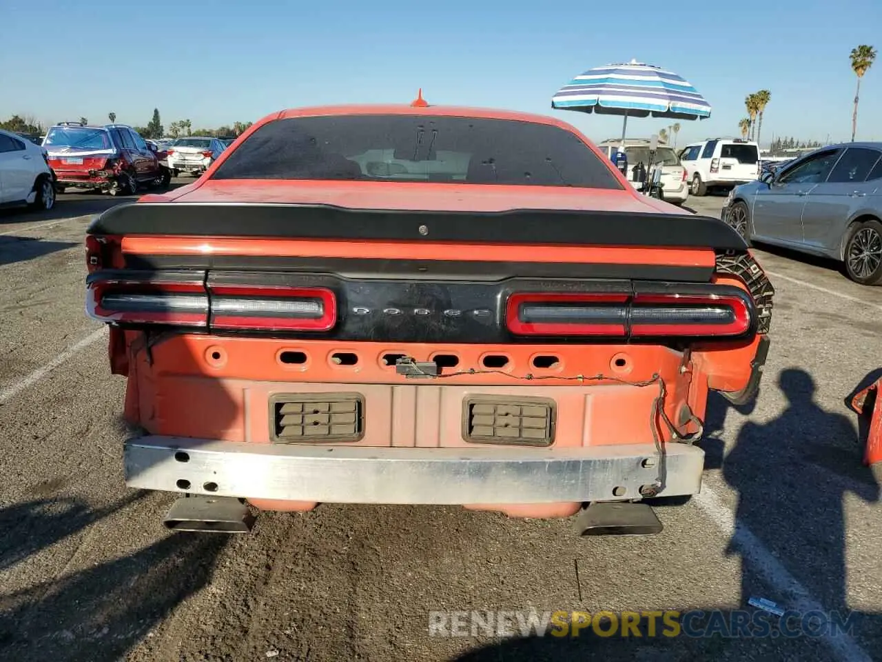 6 Photograph of a damaged car 2C3CDZFJ5KH574070 DODGE CHALLENGER 2019