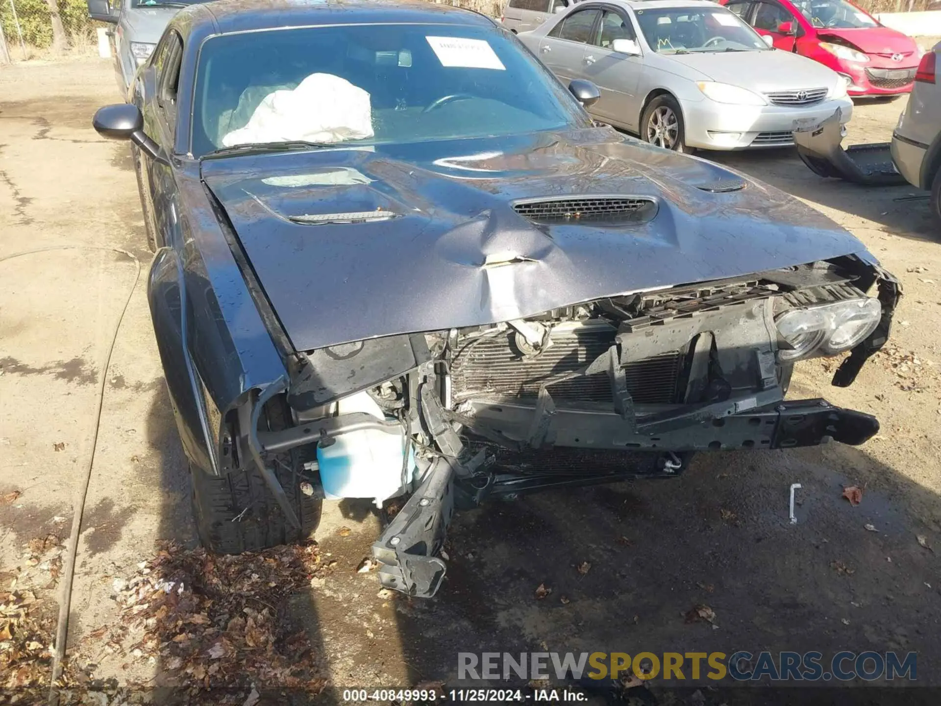 6 Photograph of a damaged car 2C3CDZFJ6KH529252 DODGE CHALLENGER 2019