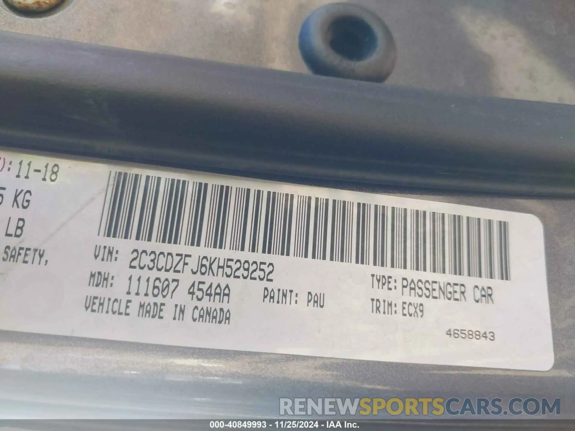 9 Photograph of a damaged car 2C3CDZFJ6KH529252 DODGE CHALLENGER 2019