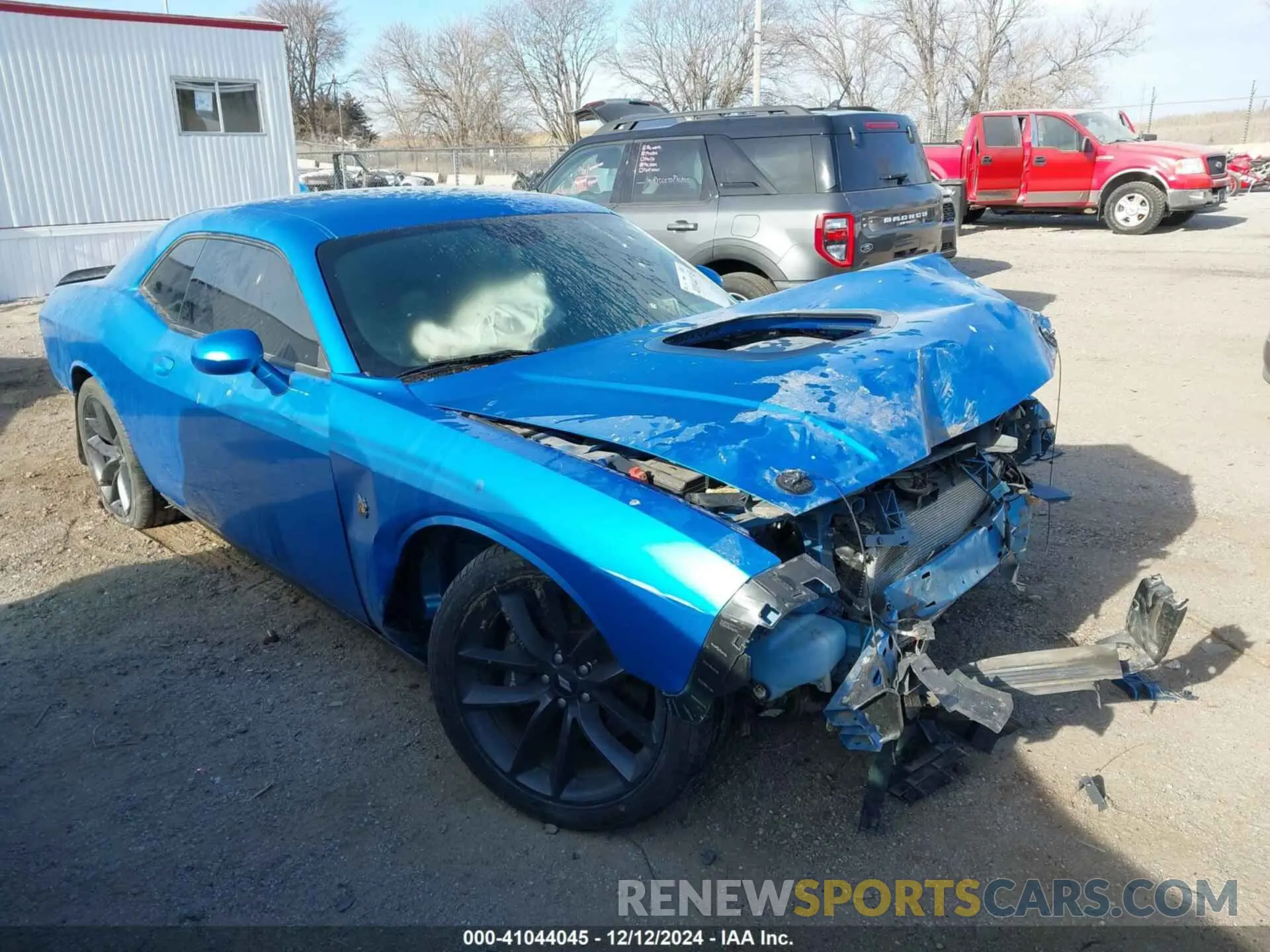 1 Photograph of a damaged car 2C3CDZFJ6KH543085 DODGE CHALLENGER 2019