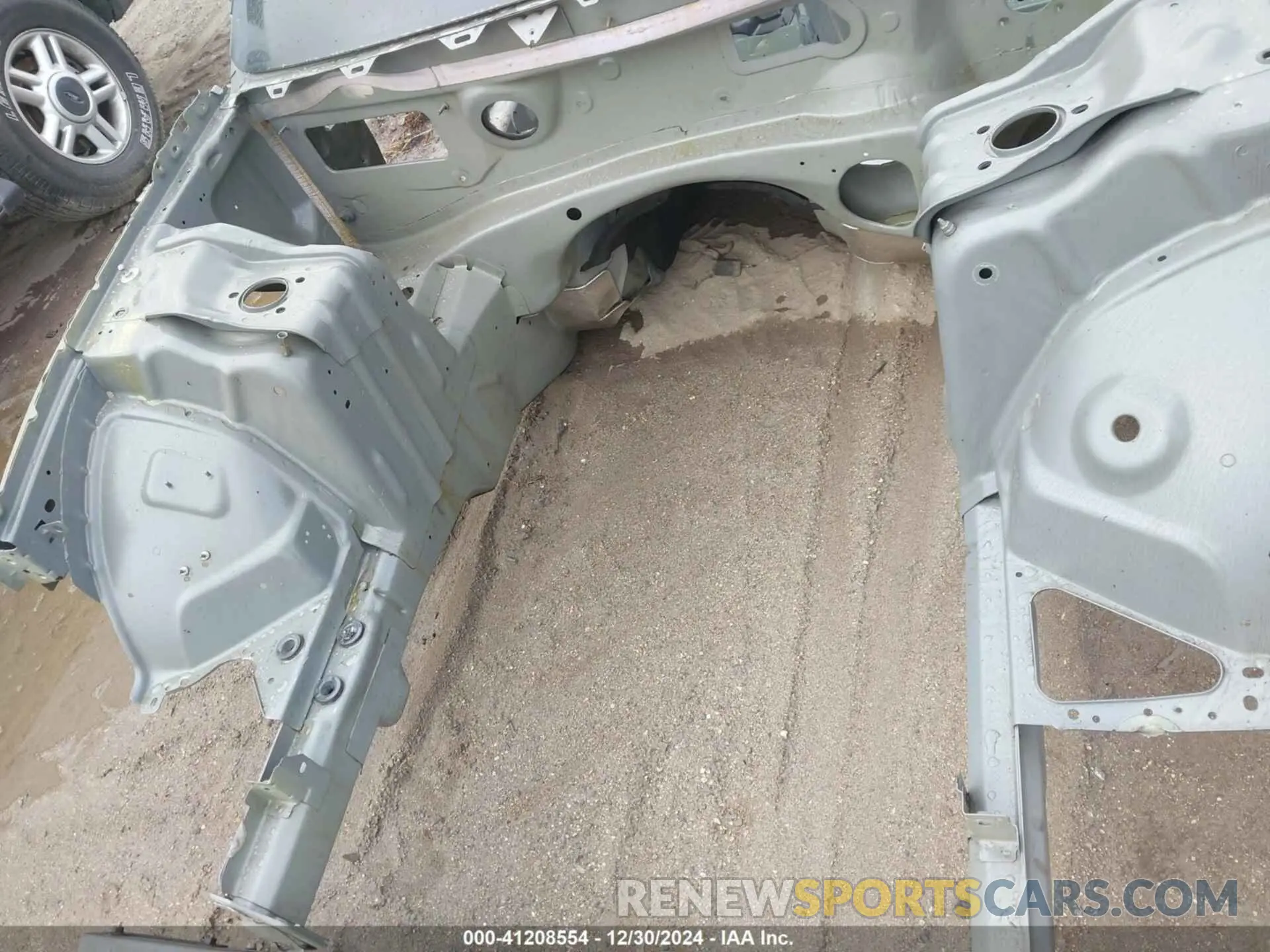 10 Photograph of a damaged car 2C3CDZFJ6KH625267 DODGE CHALLENGER 2019