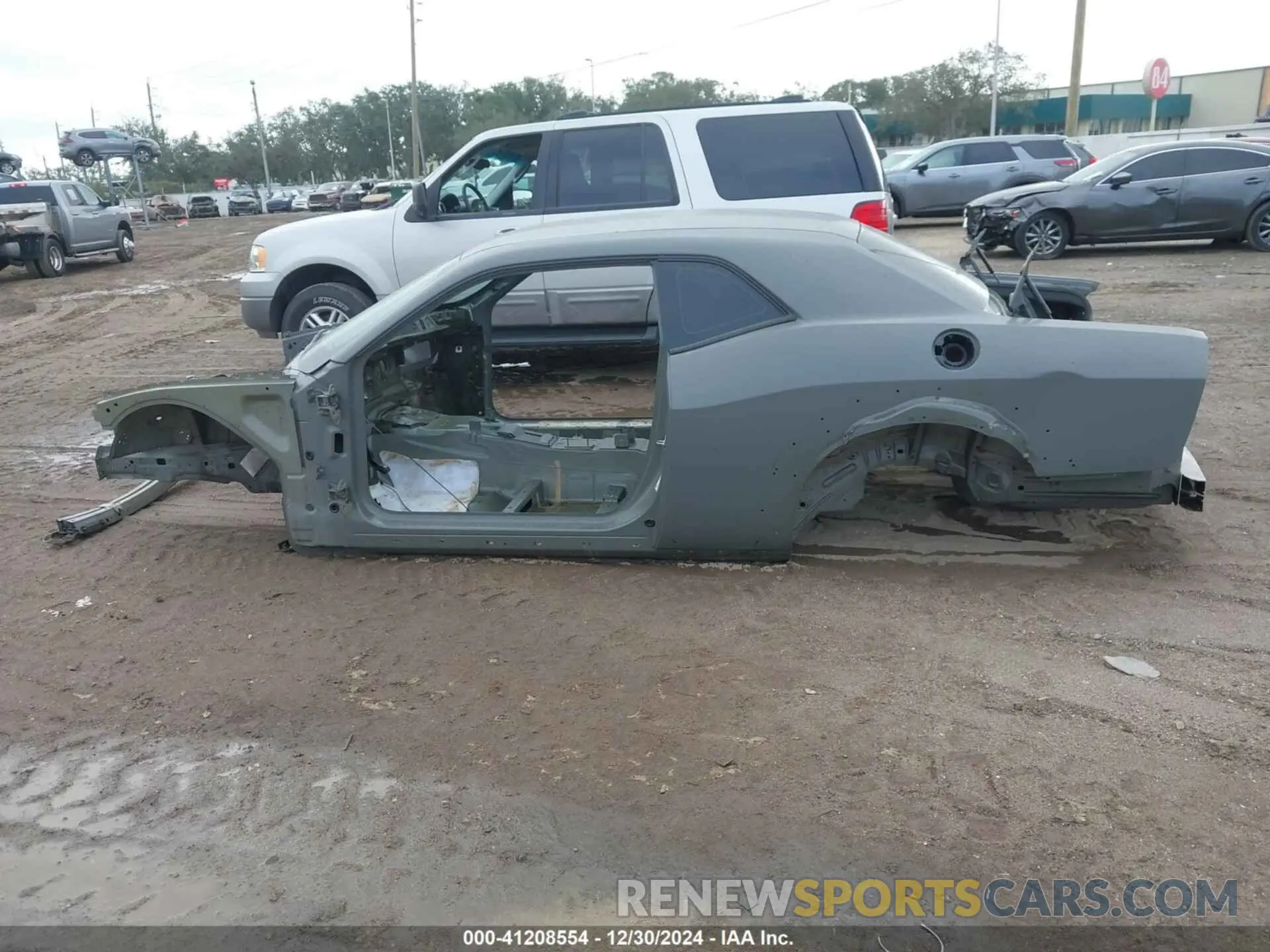 13 Photograph of a damaged car 2C3CDZFJ6KH625267 DODGE CHALLENGER 2019