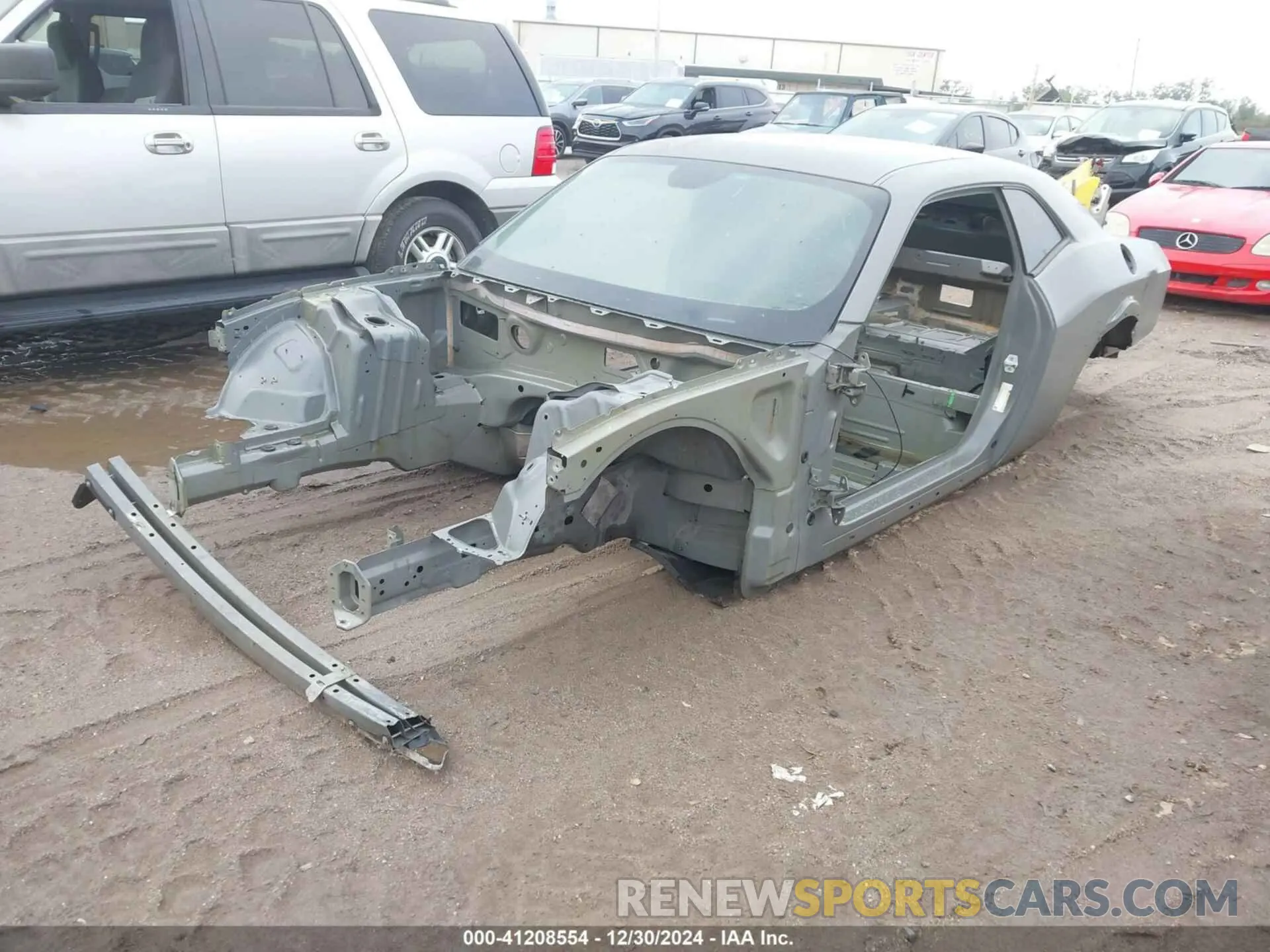 2 Photograph of a damaged car 2C3CDZFJ6KH625267 DODGE CHALLENGER 2019