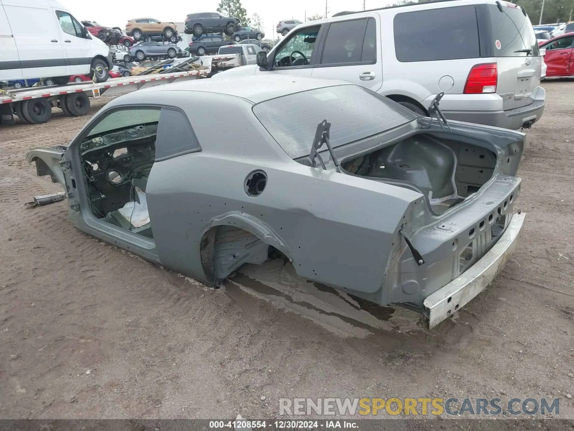 3 Photograph of a damaged car 2C3CDZFJ6KH625267 DODGE CHALLENGER 2019