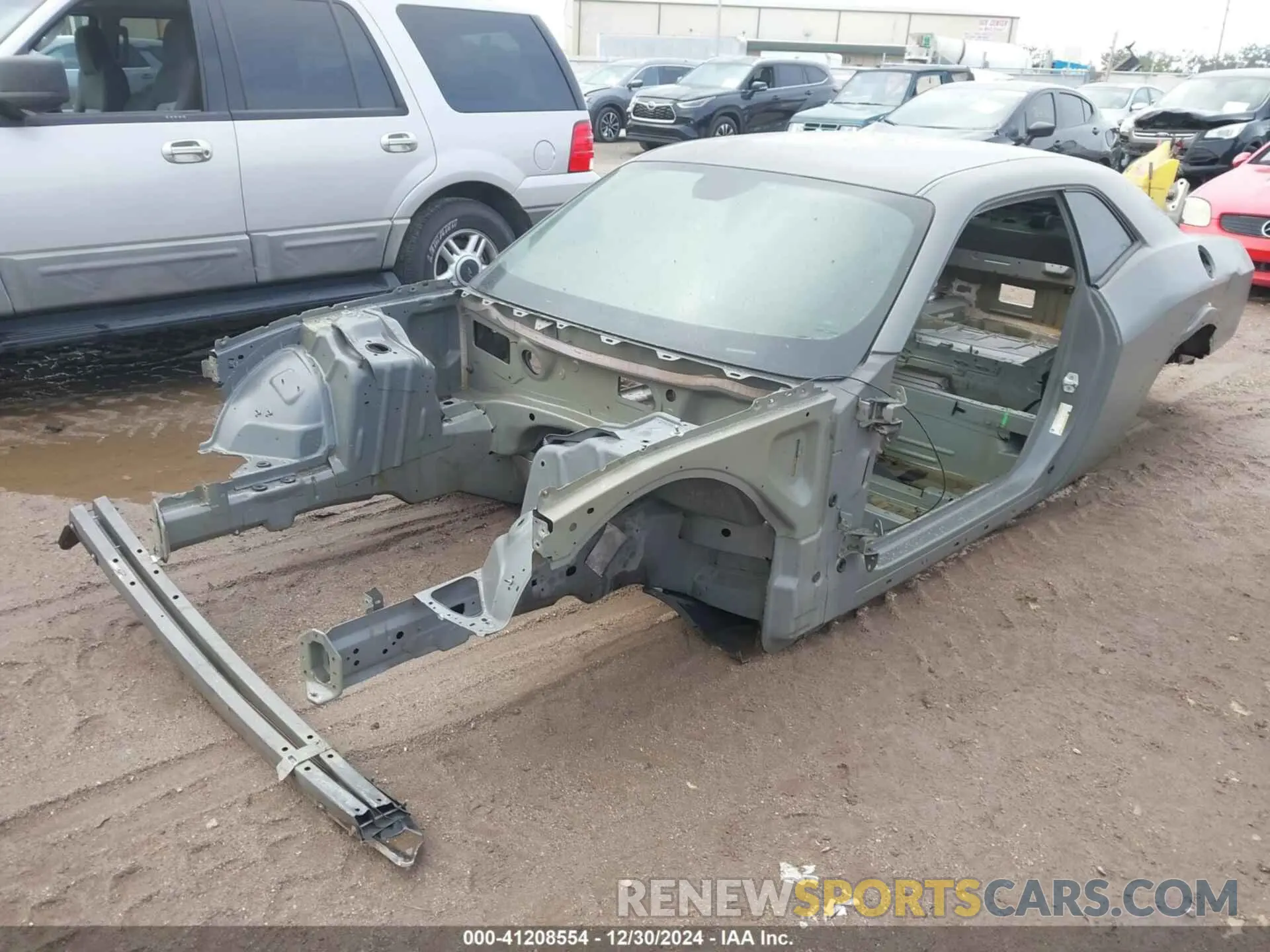 6 Photograph of a damaged car 2C3CDZFJ6KH625267 DODGE CHALLENGER 2019