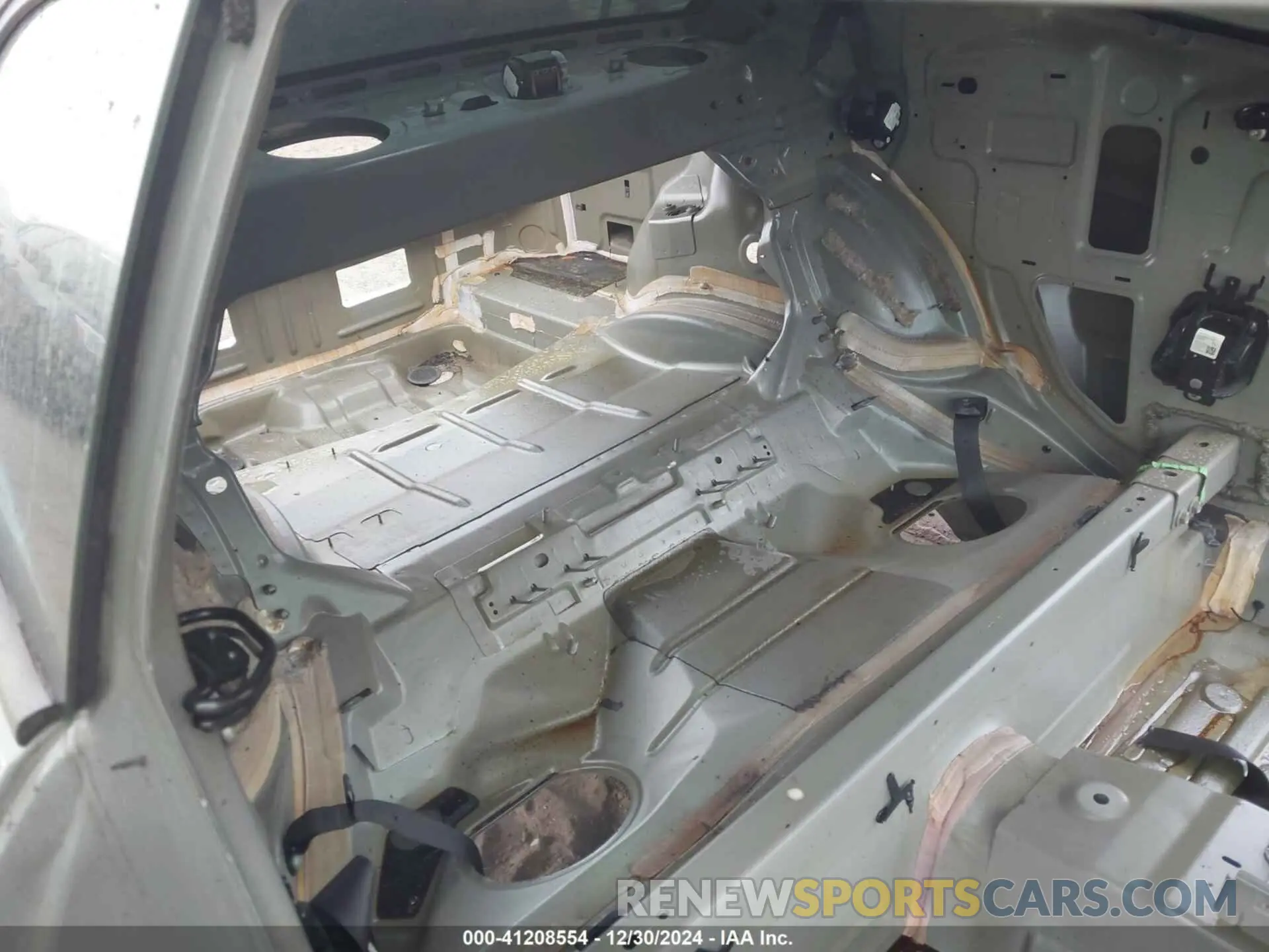 8 Photograph of a damaged car 2C3CDZFJ6KH625267 DODGE CHALLENGER 2019
