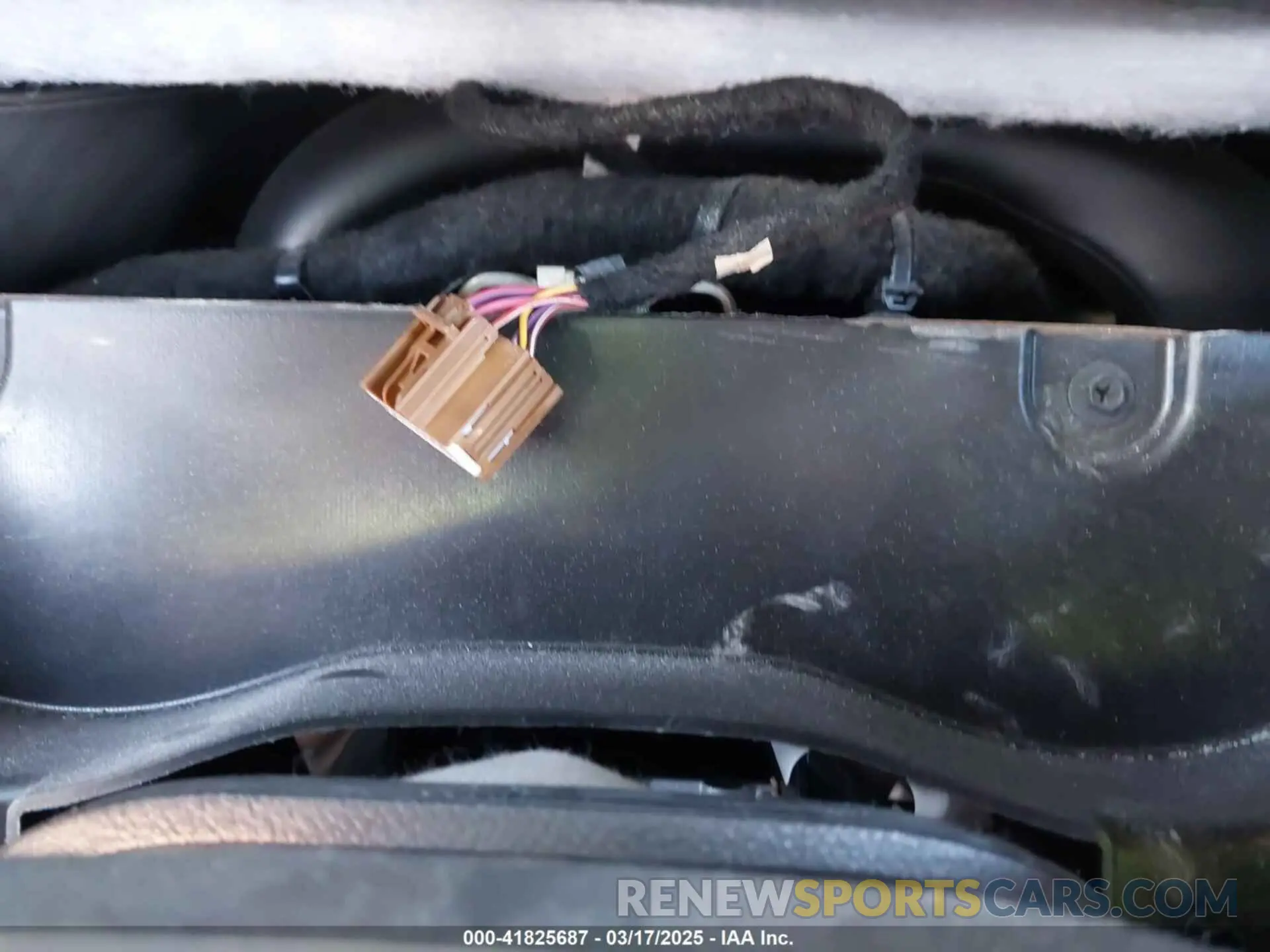 7 Photograph of a damaged car 2C3CDZFJ6KH737244 DODGE CHALLENGER 2019