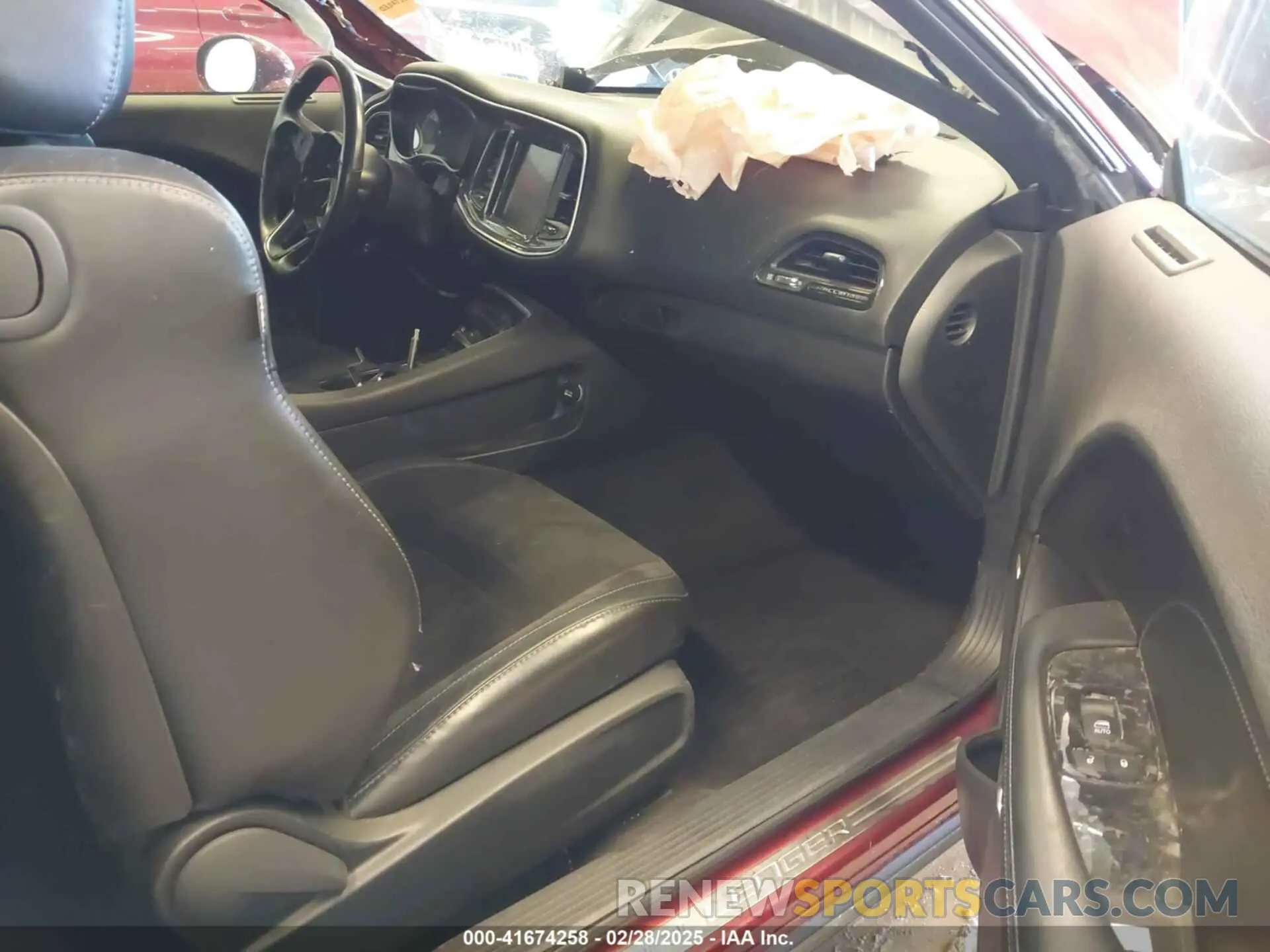5 Photograph of a damaged car 2C3CDZFJ7KH505994 DODGE CHALLENGER 2019