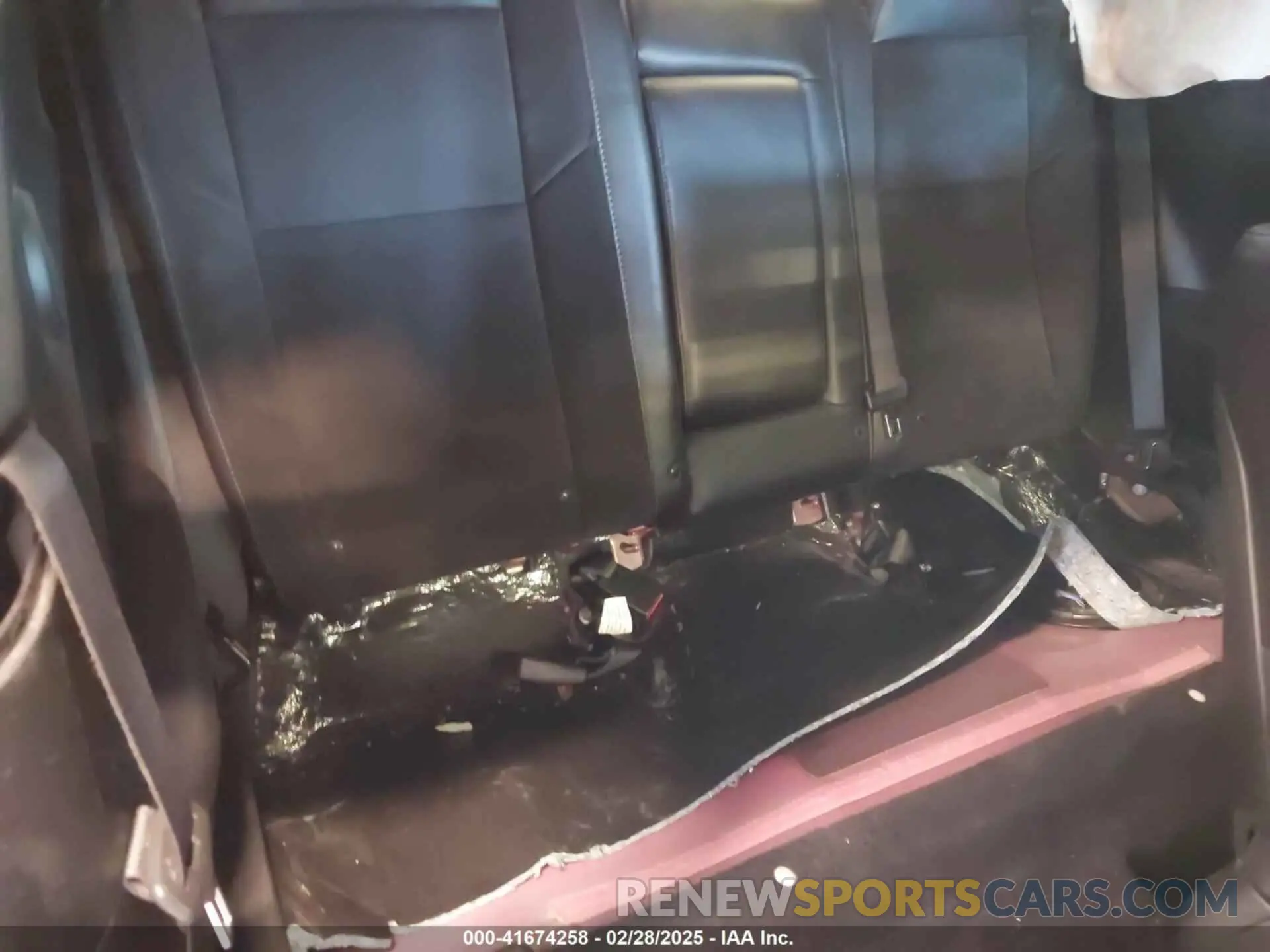 8 Photograph of a damaged car 2C3CDZFJ7KH505994 DODGE CHALLENGER 2019