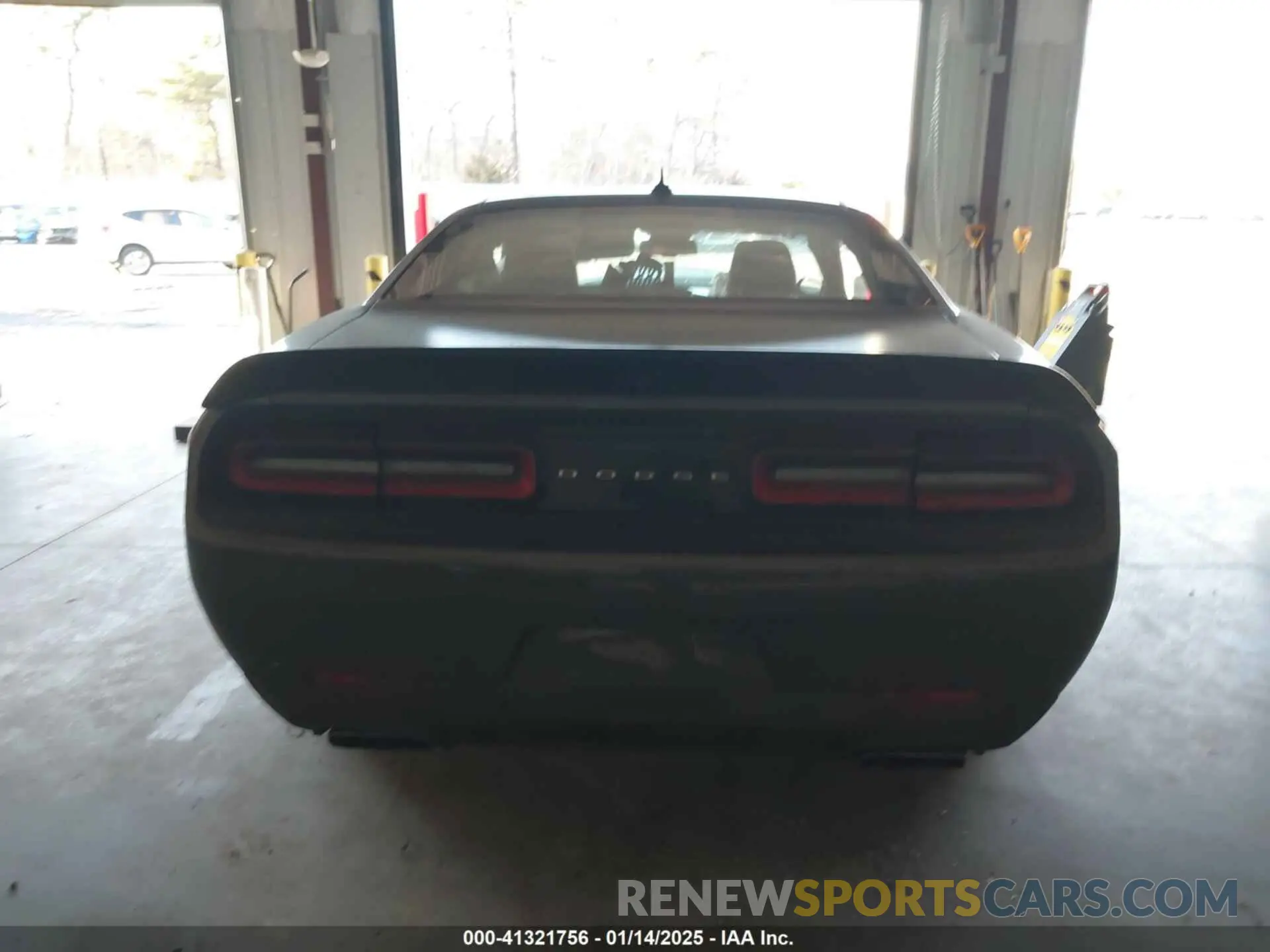 15 Photograph of a damaged car 2C3CDZFJ8KH561863 DODGE CHALLENGER 2019