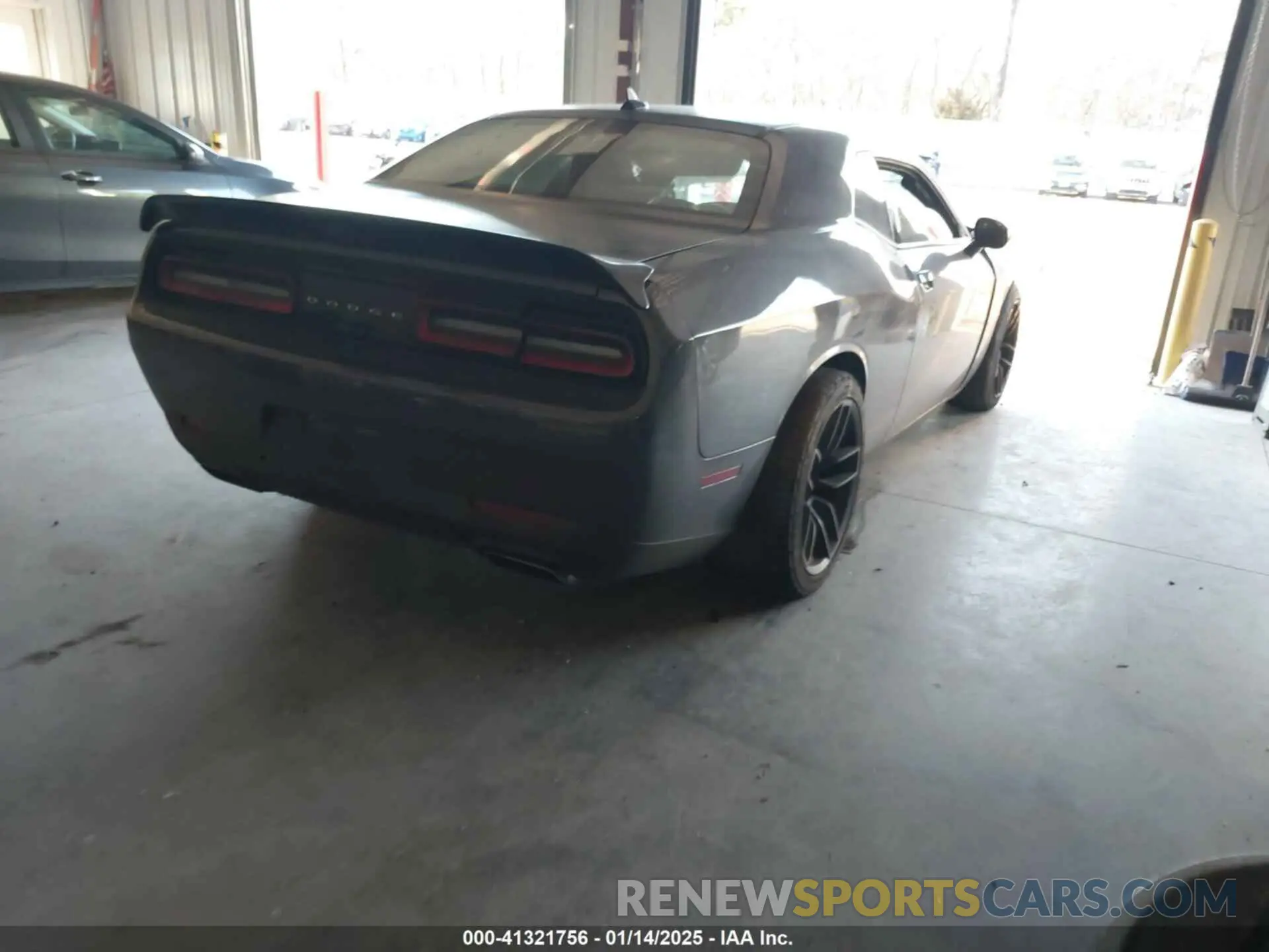 4 Photograph of a damaged car 2C3CDZFJ8KH561863 DODGE CHALLENGER 2019