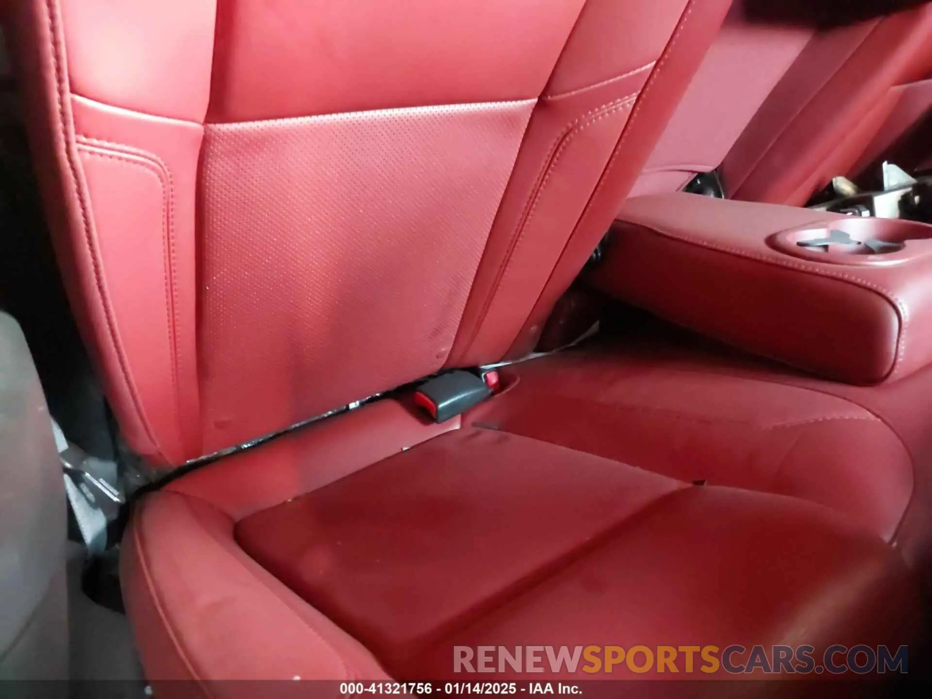 8 Photograph of a damaged car 2C3CDZFJ8KH561863 DODGE CHALLENGER 2019